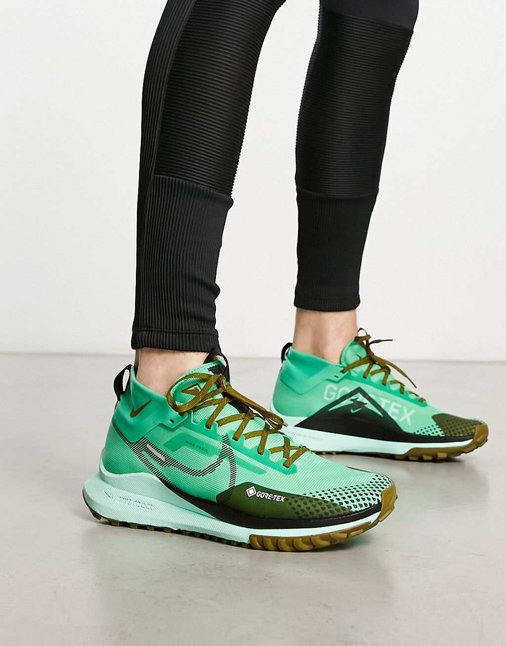 

Зеленые кроссовки Nike Running React Pegasus Trail 4 Gore-Tex