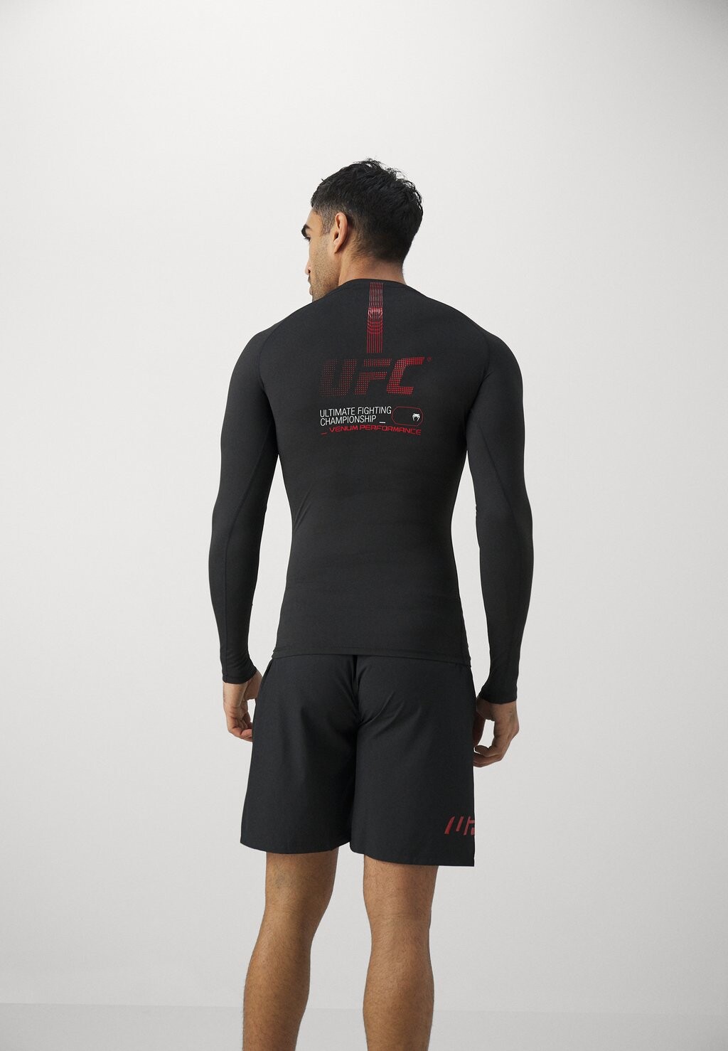 

Топ с длинным рукавом Ufc Fight Week Mens Performance Long Sleeve Rashguard Venum, черный