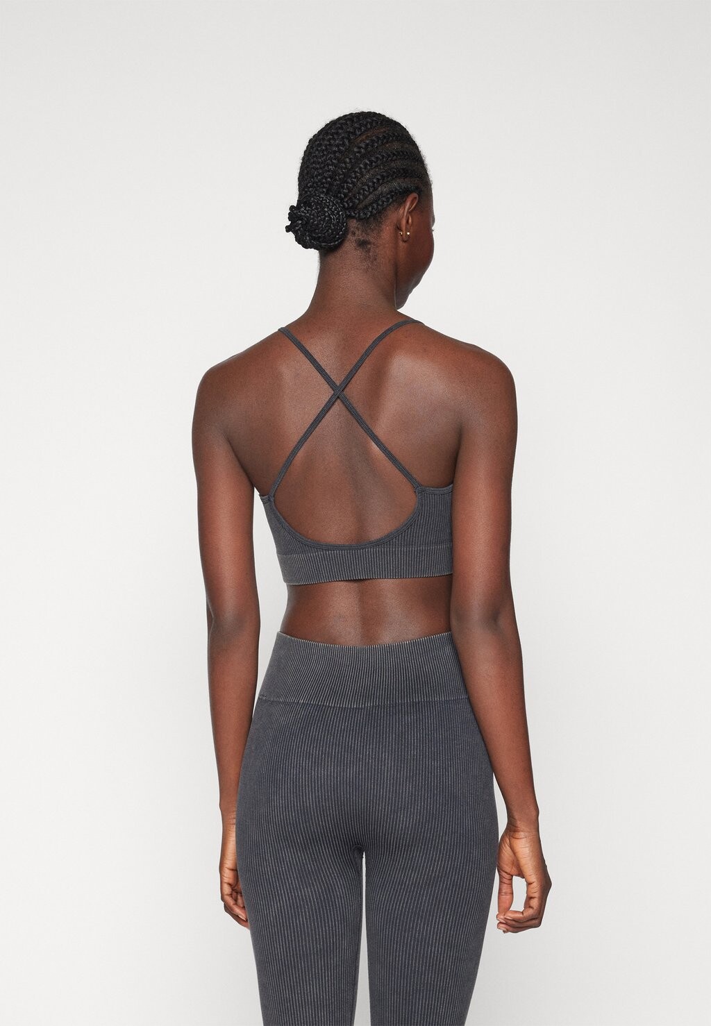 

Бюстгальтер ONLLEA SEAMLESS STONE CROSS TOP ONLY, черный