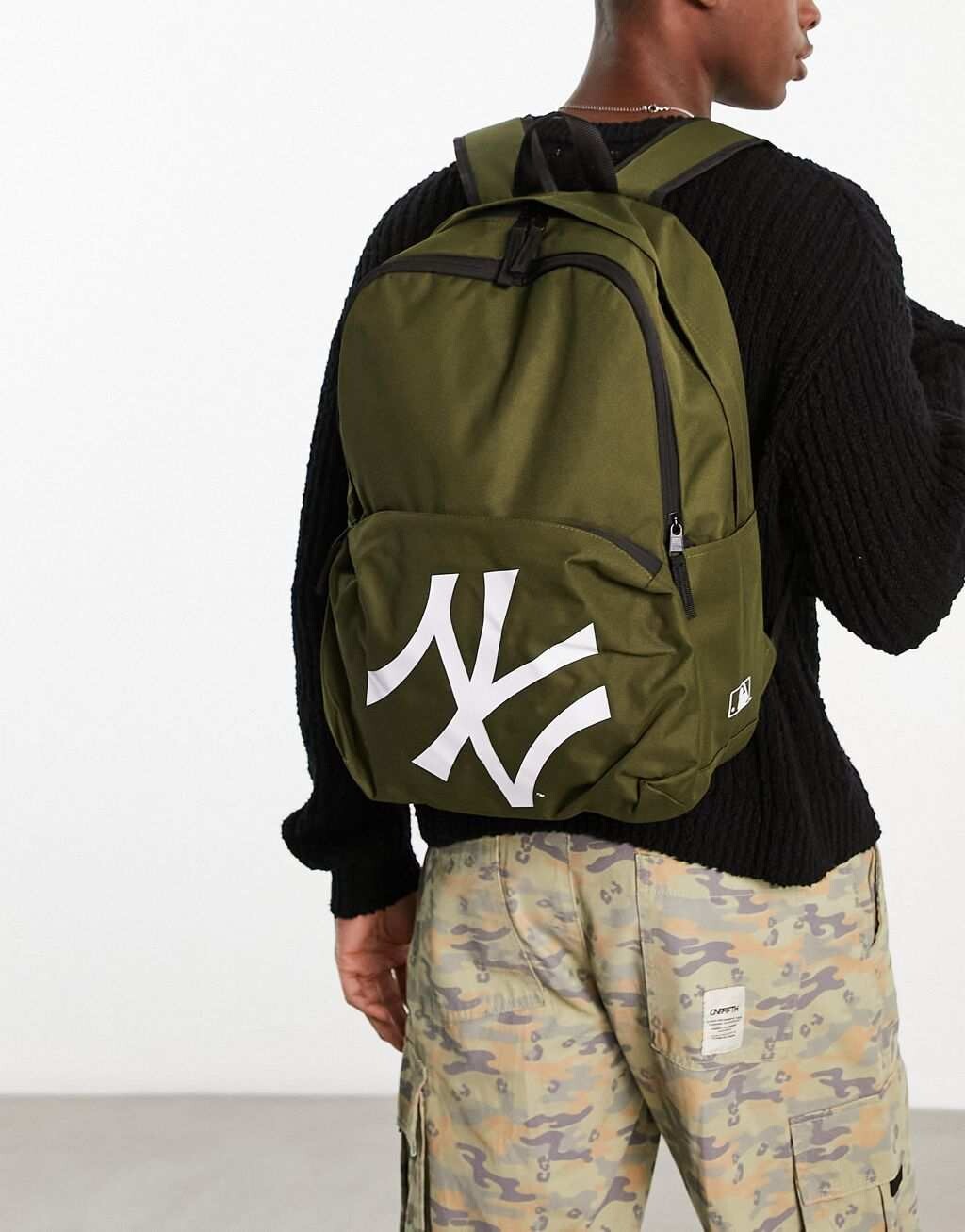 

Рюкзак цвета хаки New Era NY