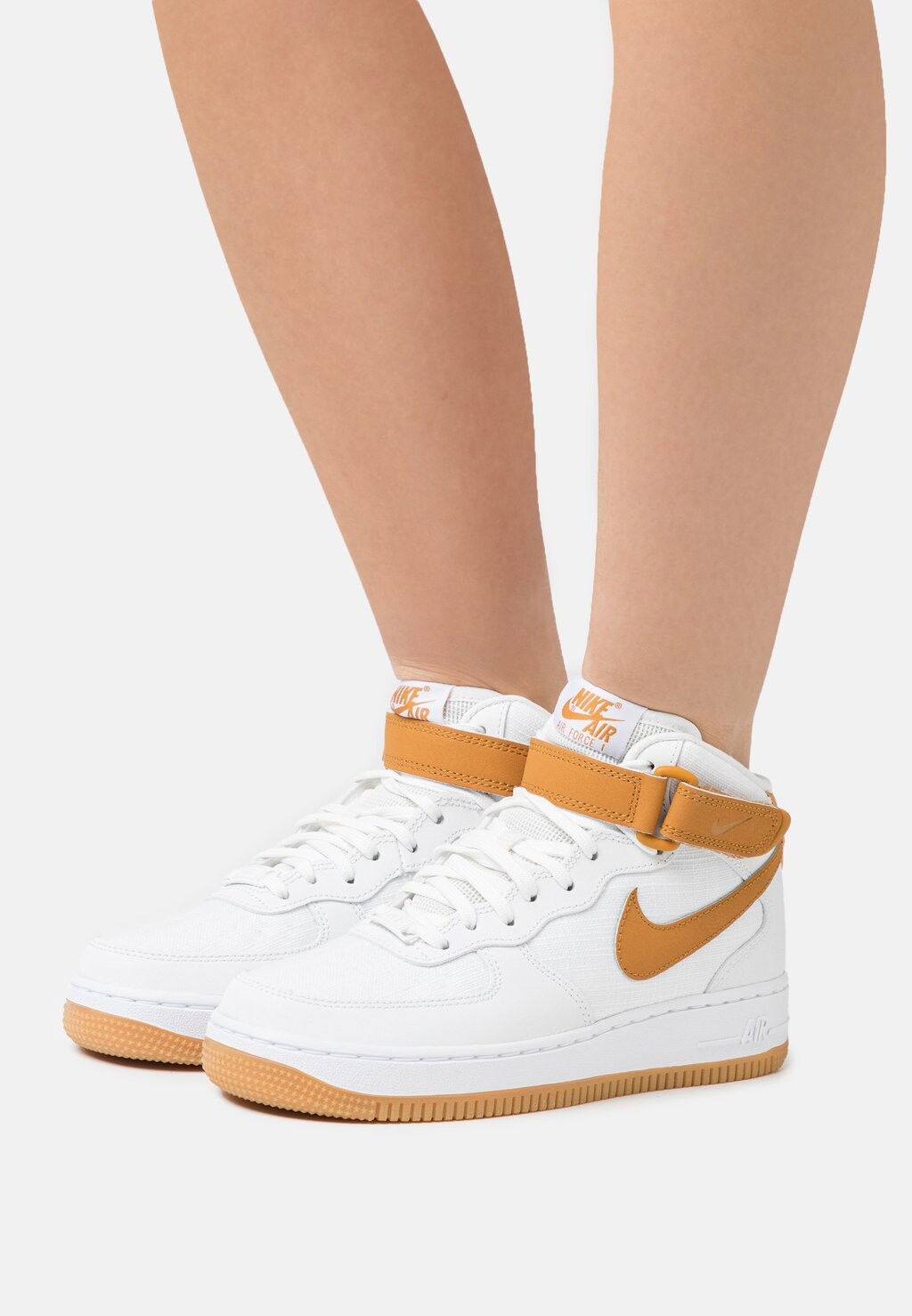 

Высокие кроссовки Nike