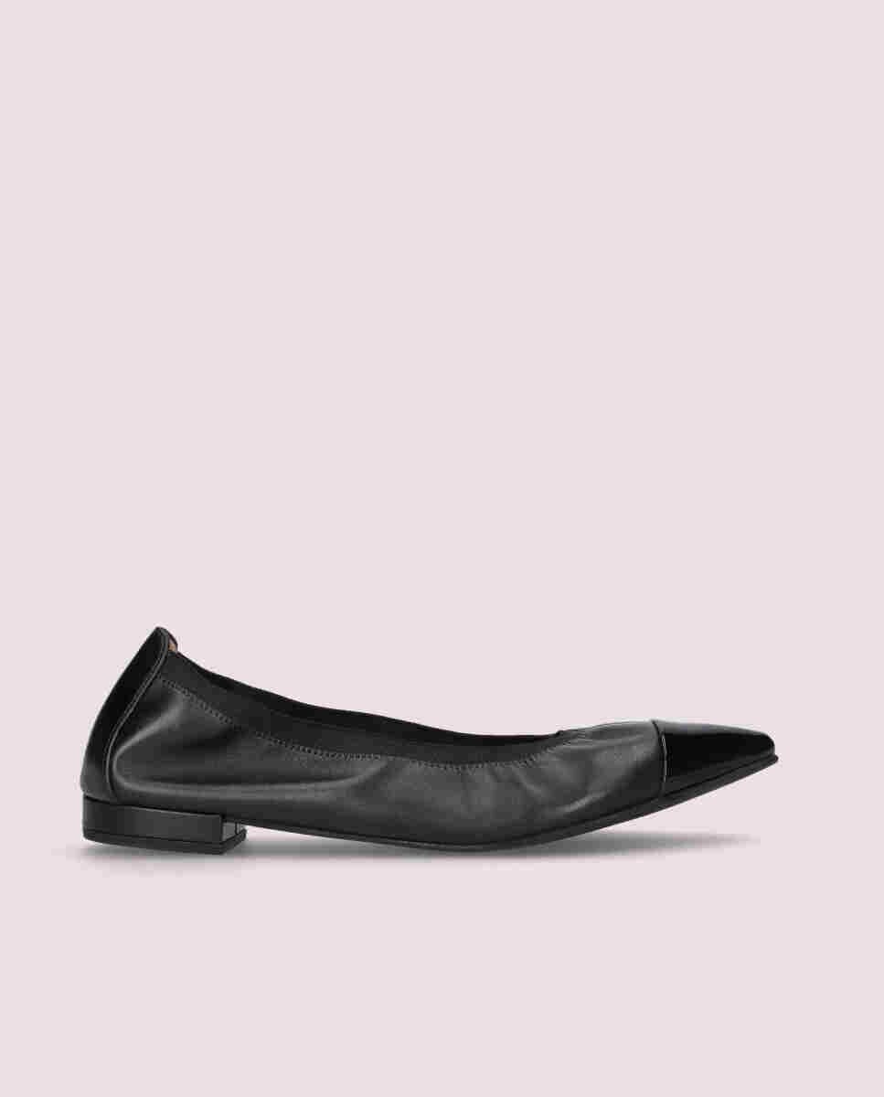 

Женские балетки из черной кожи наппа с черным лакированным мыском Pretty Ballerinas, черный