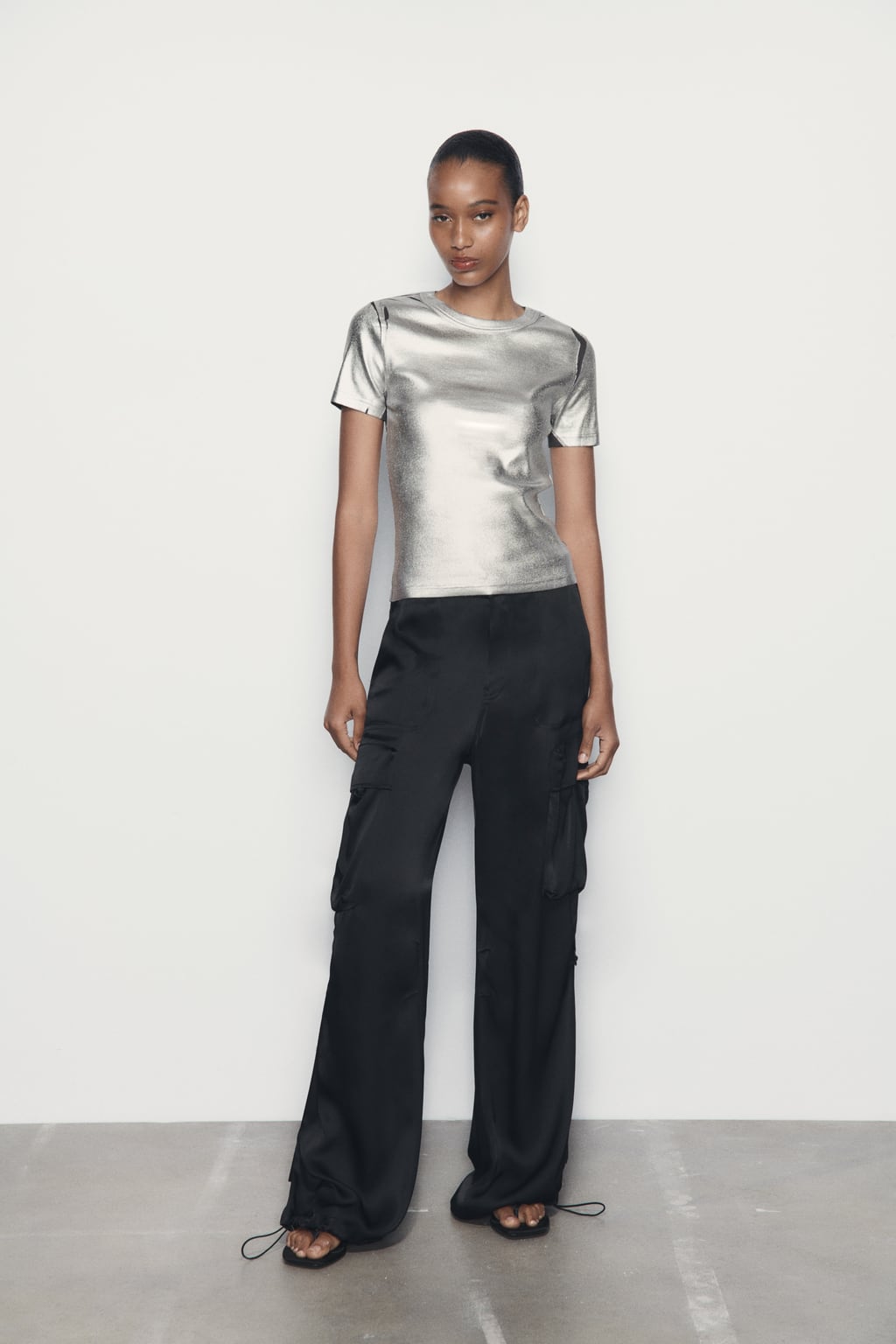 

Рубчатая футболка с фольгой ZARA, серебряный