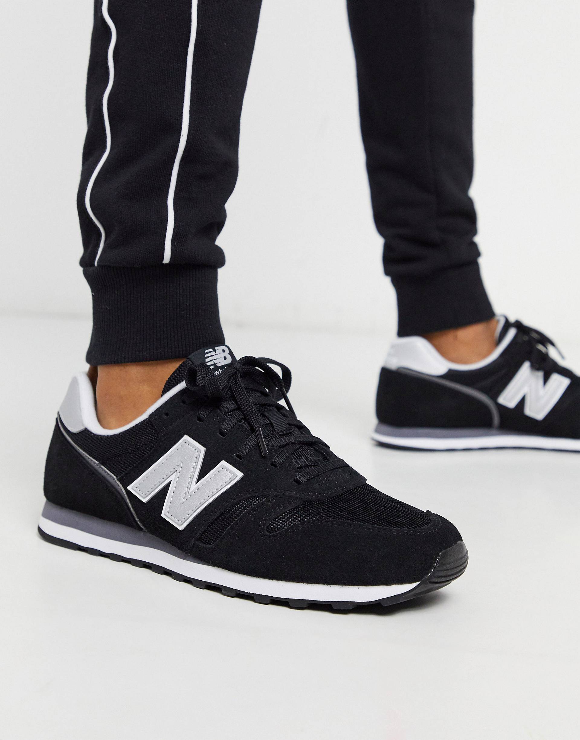 

Черные кроссовки New Balance 373