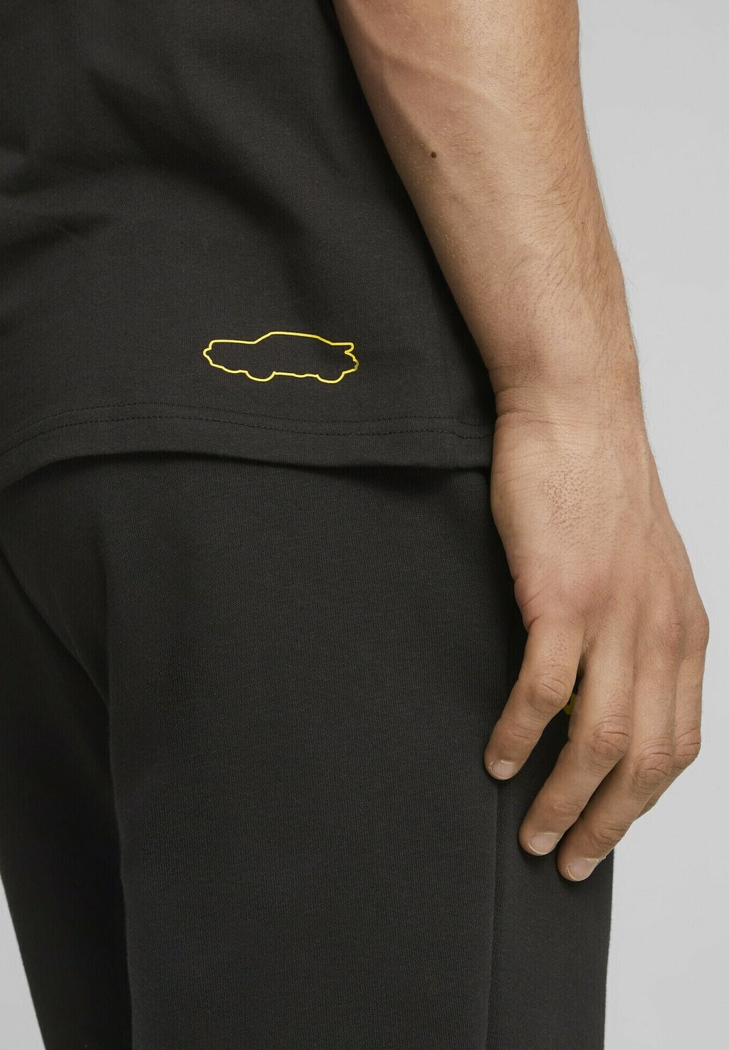 

Футболка с принтом Puma, черный