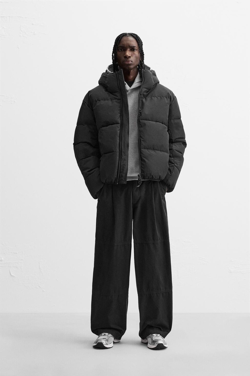 

Утепленная куртка с капюшоном ZARA, черный