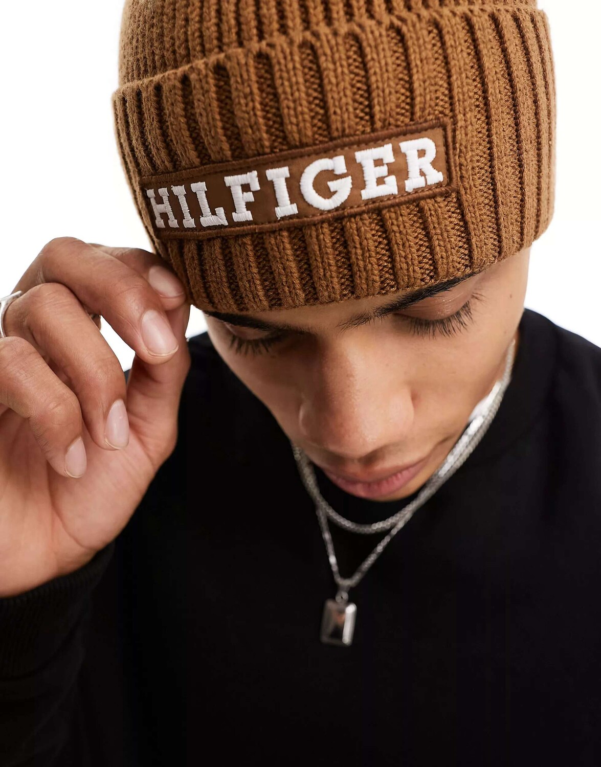 

Шапка-бини с логотипом Tommy Hilfiger цвета хаки пустыни
