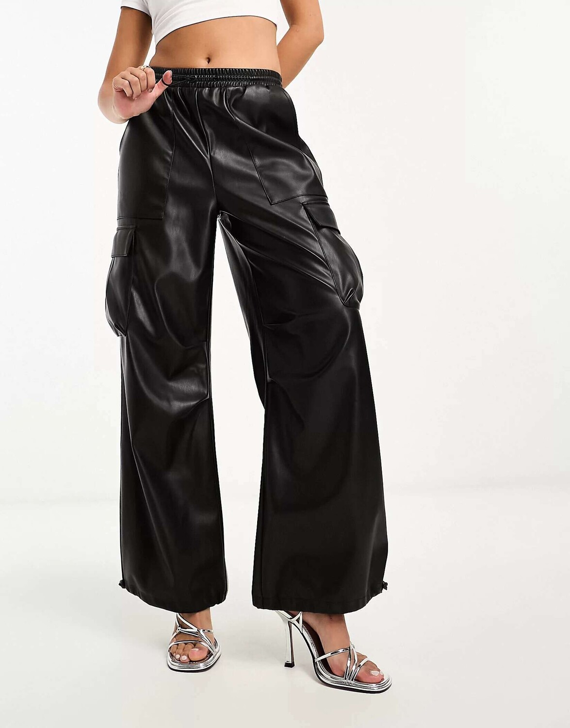 

Черные мешковатые брюки карго из искусственной кожи Miss Selfridge, Черный
