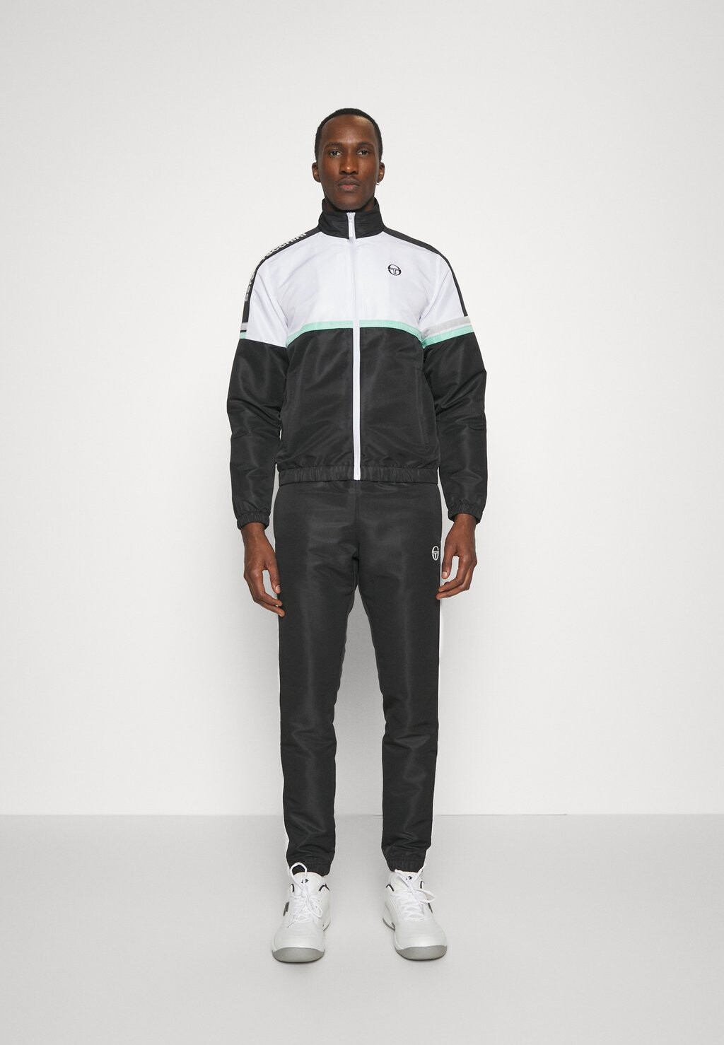 

Спортивный костюм Sergio Tacchini