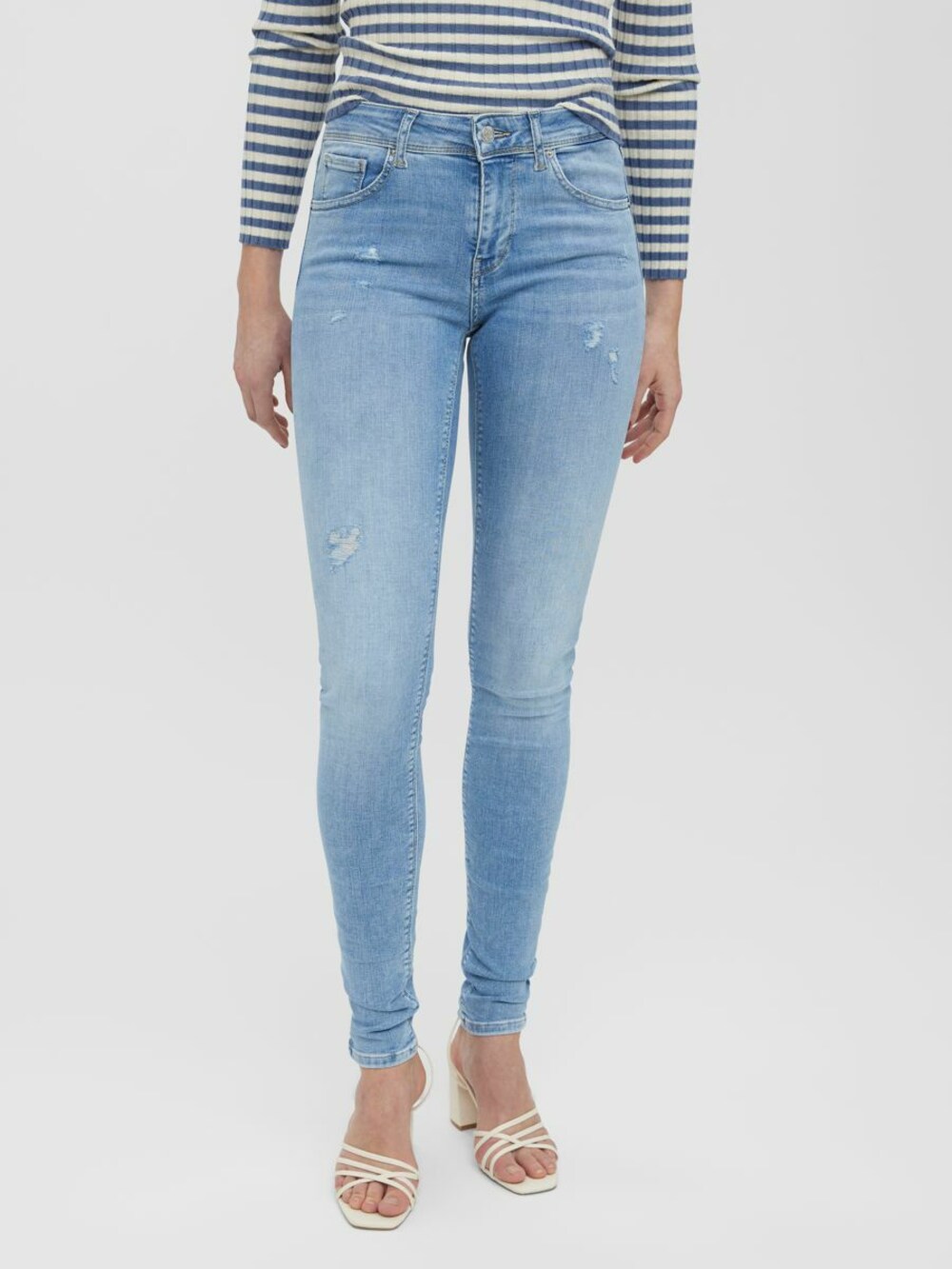 цена Узкие джинсы Vero Moda LUX, синий