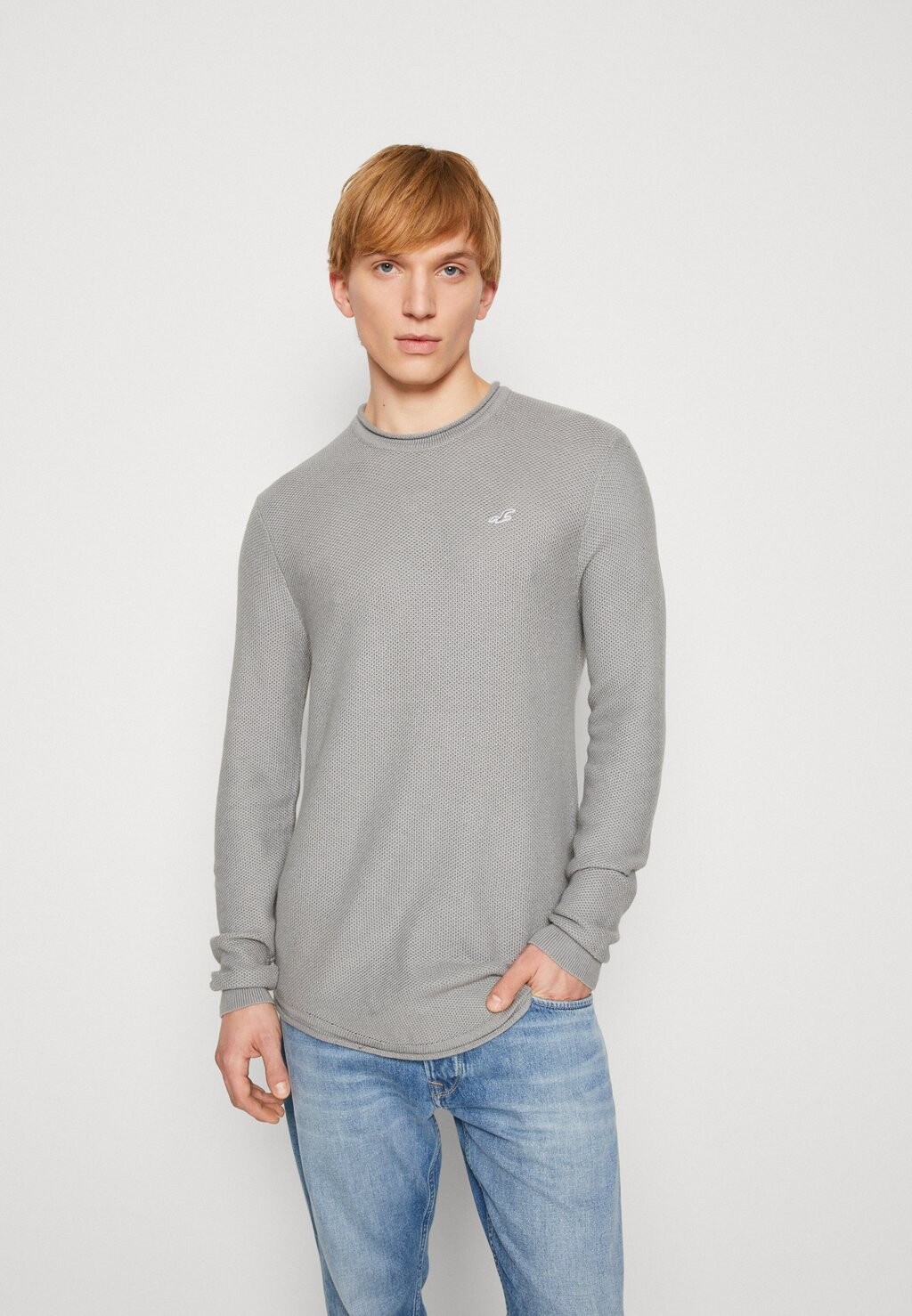 

Свитер Hollister Co.