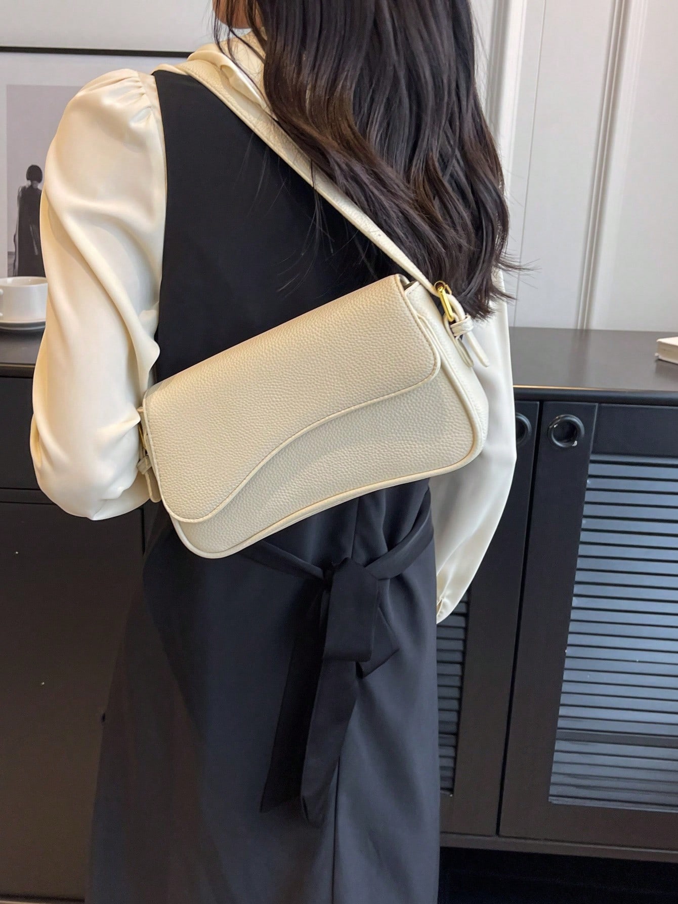 Модная женская сумка через плечо с откидной крышкой, белый