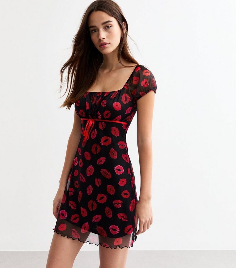 

Черное мини-платье с сеткой Lips New Look, черный