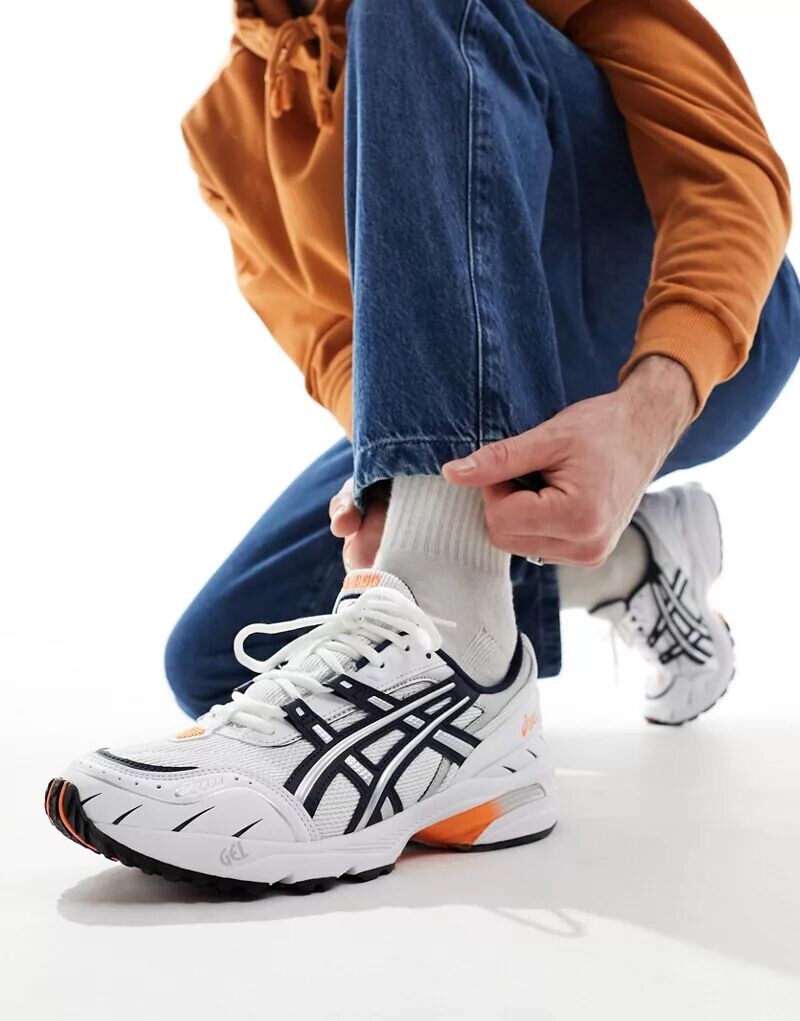 

Белые кроссовки Asics Gel-1090