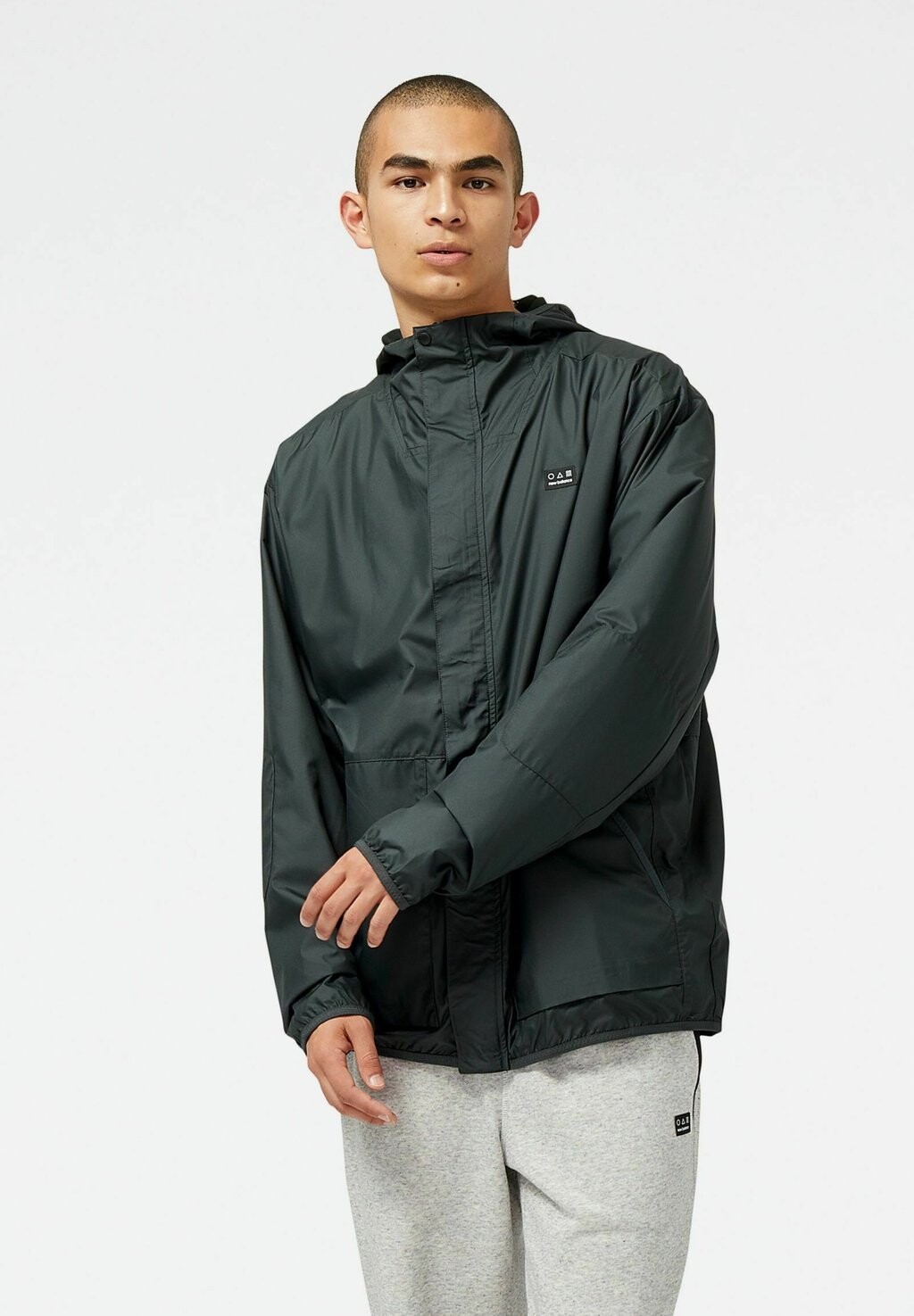 

Легкая куртка New Balance