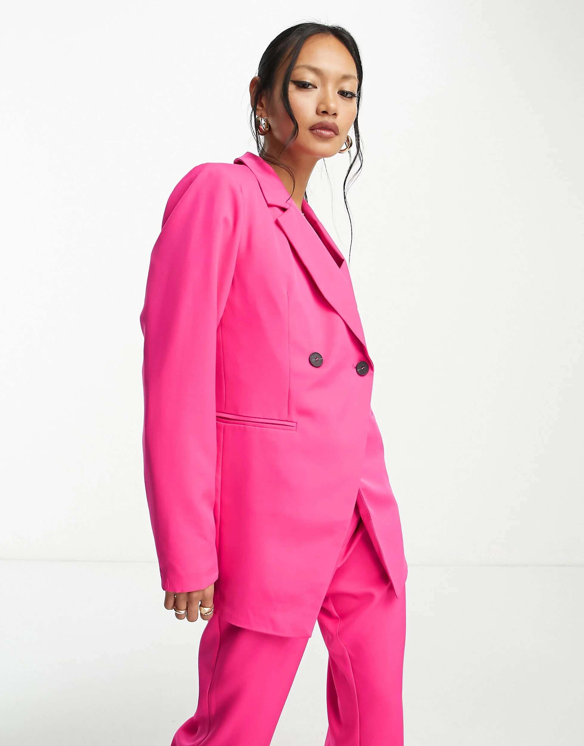 Ярко-розовый скроенный пиджак асимметричного кроя Vila кожаный пиджак асимметричного кроя misspap зеленый