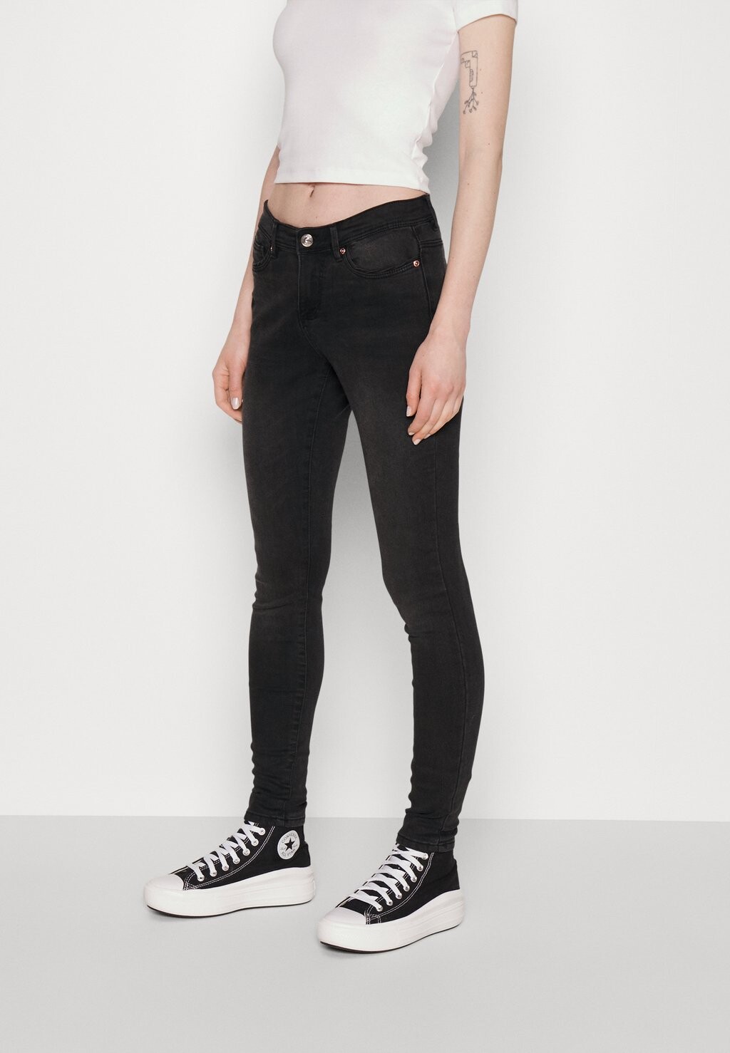 

Джинсы Skinny Fit ONLY Onlwauw Mid, выстиранный черный