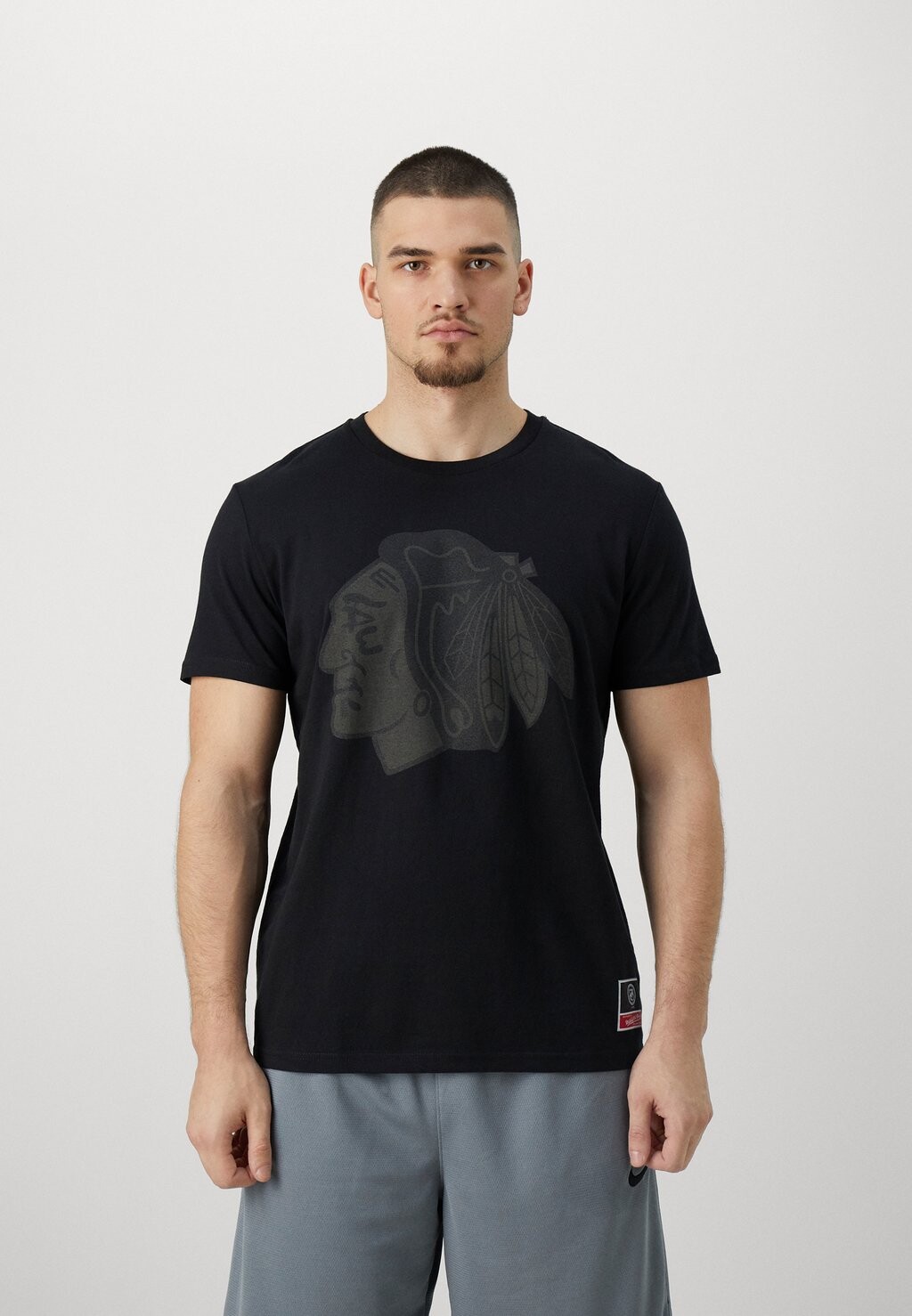 

Team Nhl Chicago Blackhawks Tonal Tee Mitchell & Ness, черный