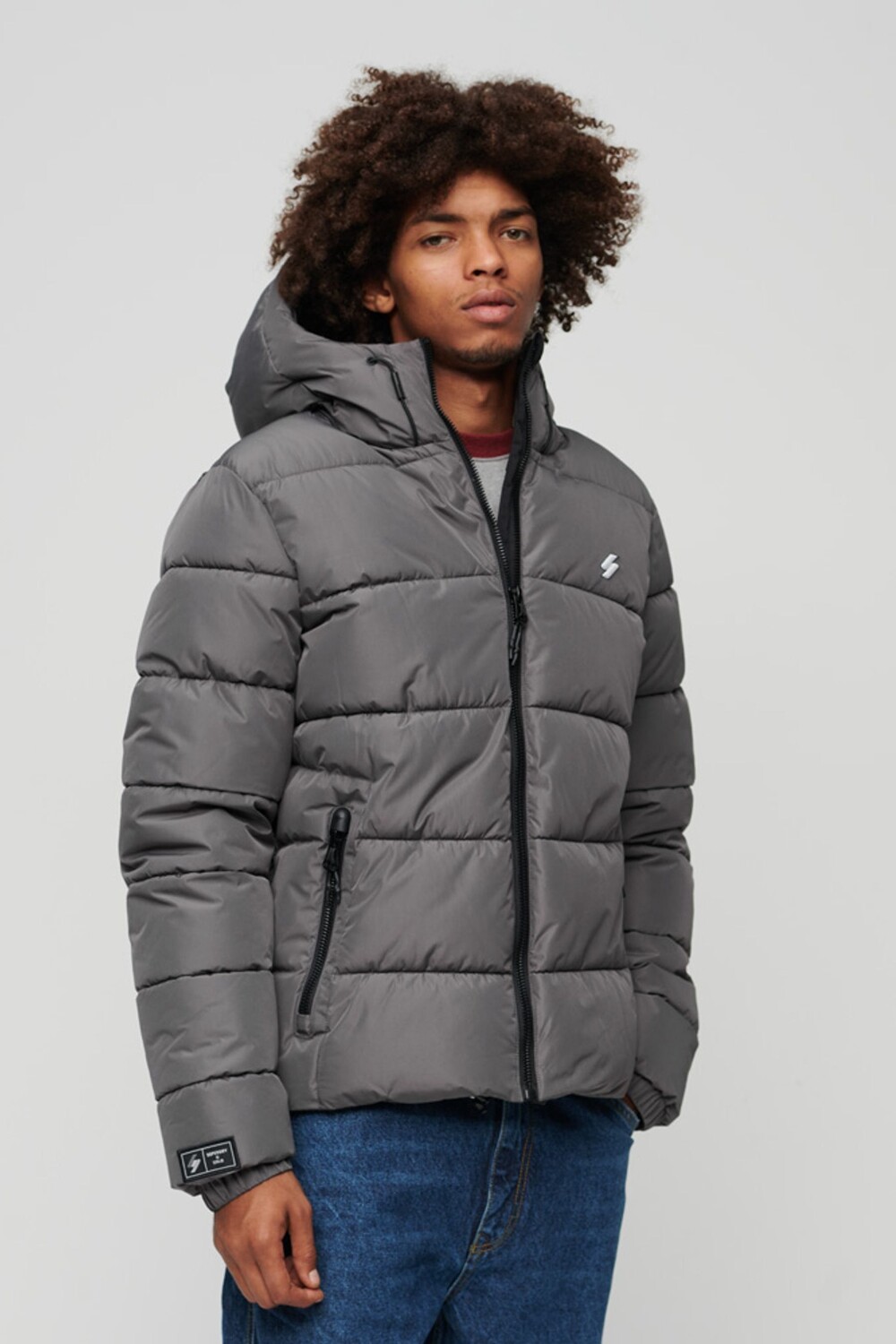 

Спортивная утепленная куртка с капюшоном Superdry, серый