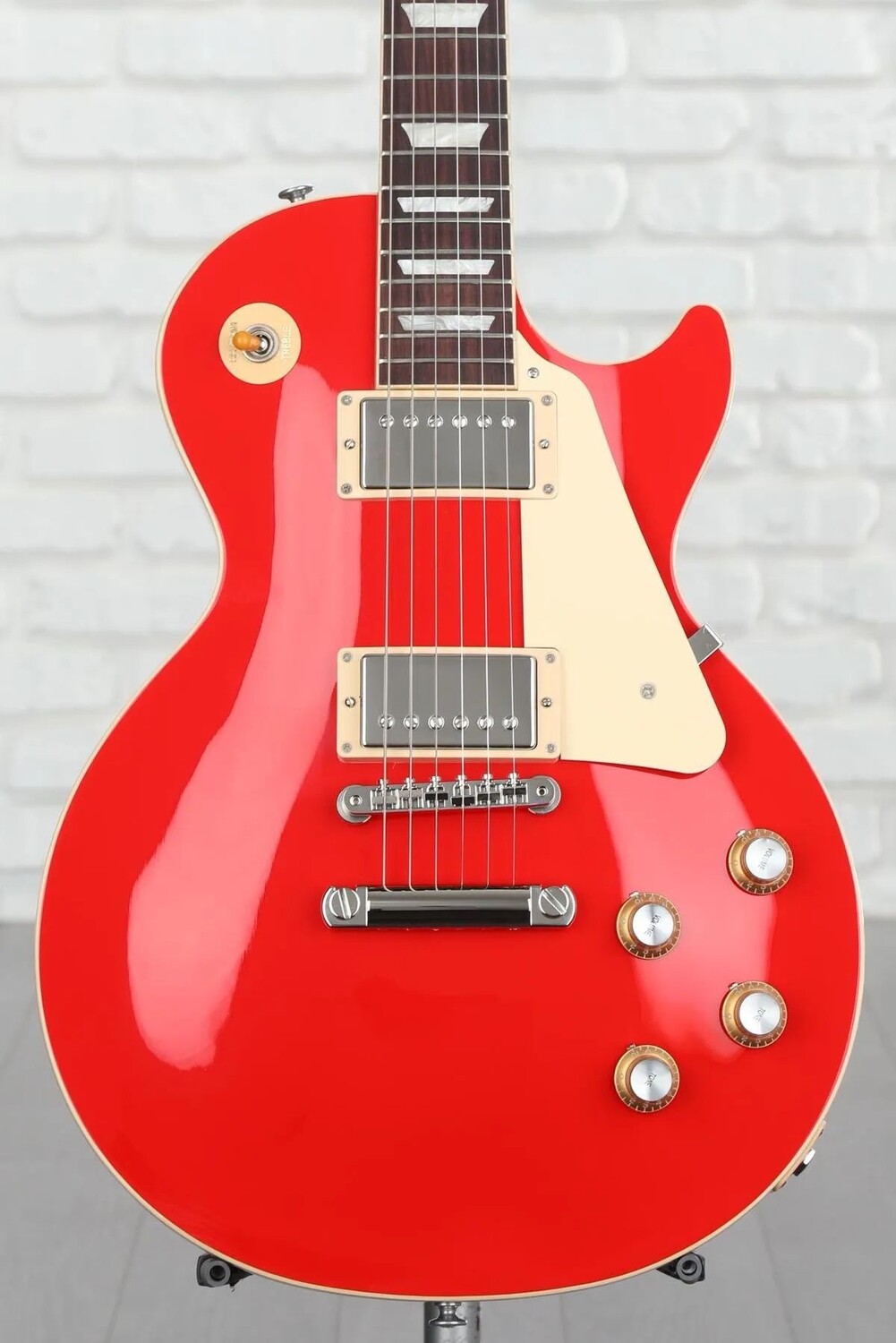 

Новая электрогитара Gibson Les Paul Standard '60s Plain Top - Cardinal Red