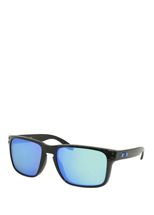 

Черные мужские солнцезащитные очки Oakley