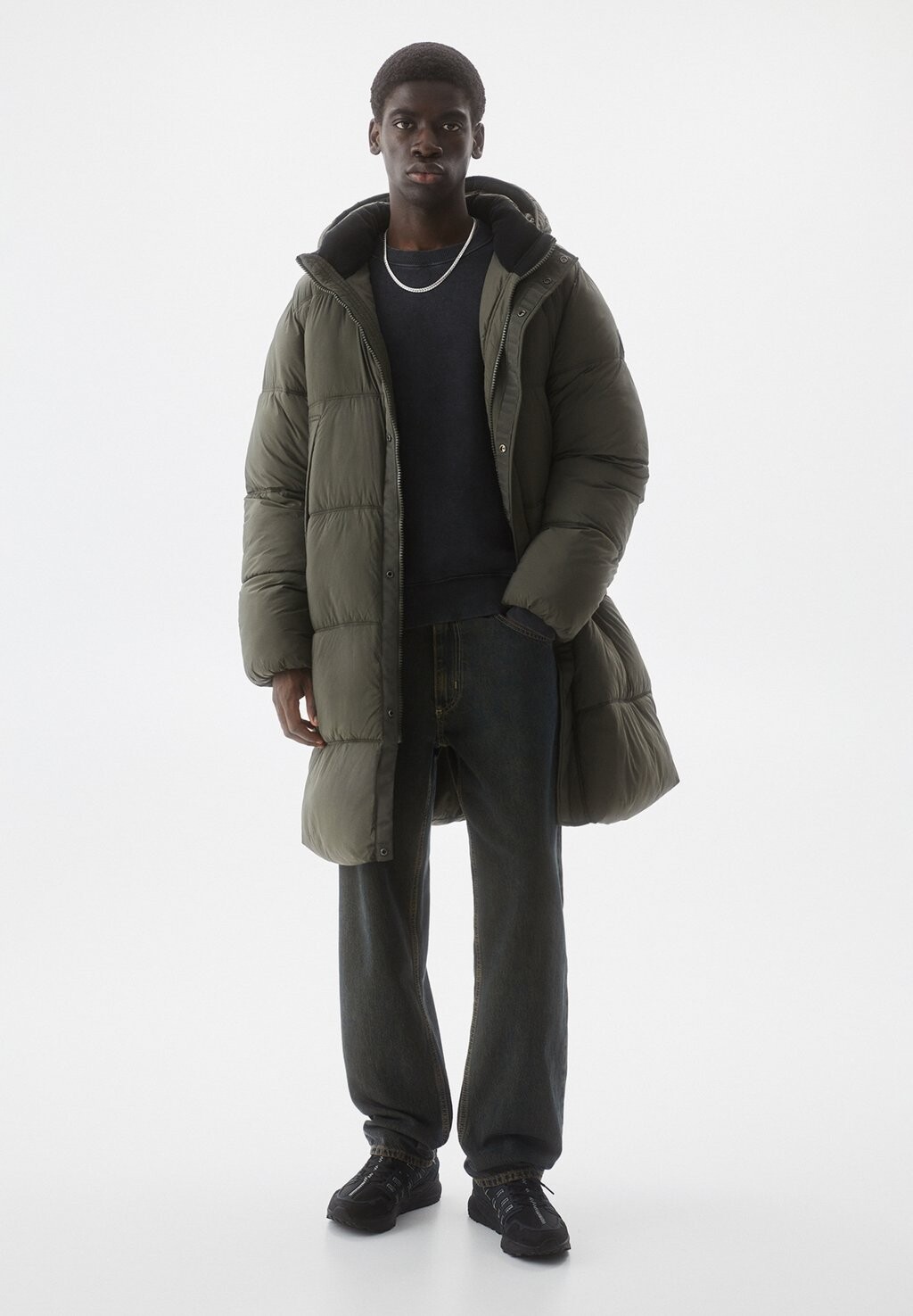 

Зимнее пальто With Hood-Puffer PULL&BEAR, хаки