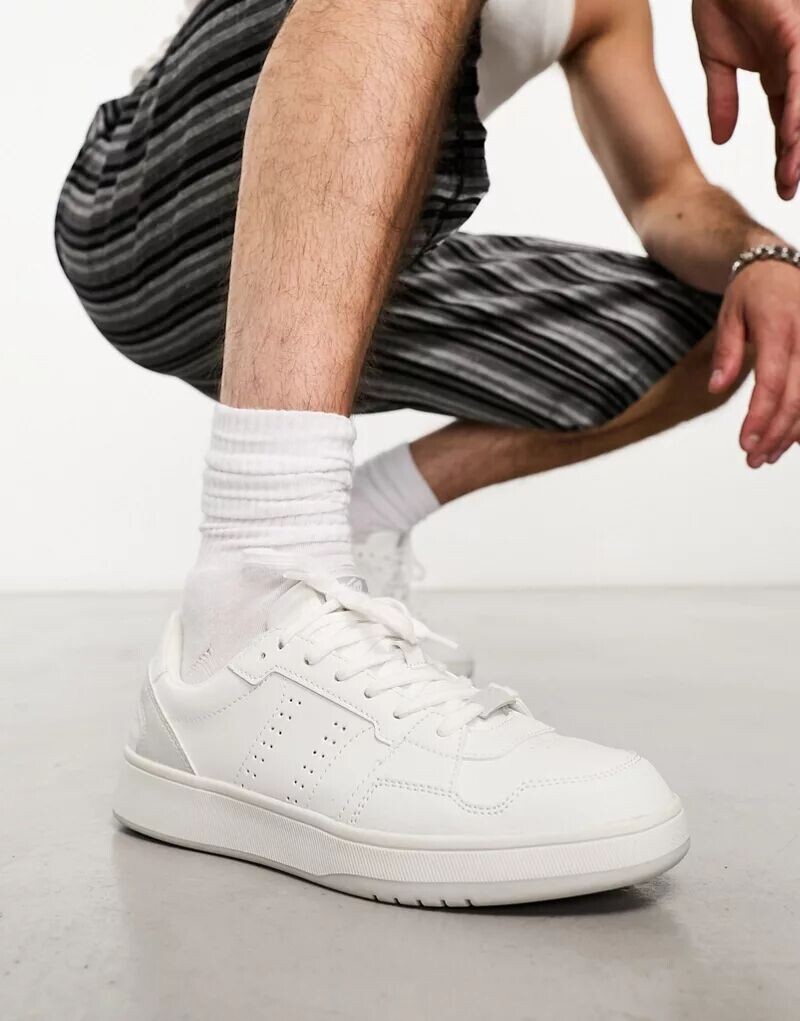 

Белые кроссовки Pull&Bear