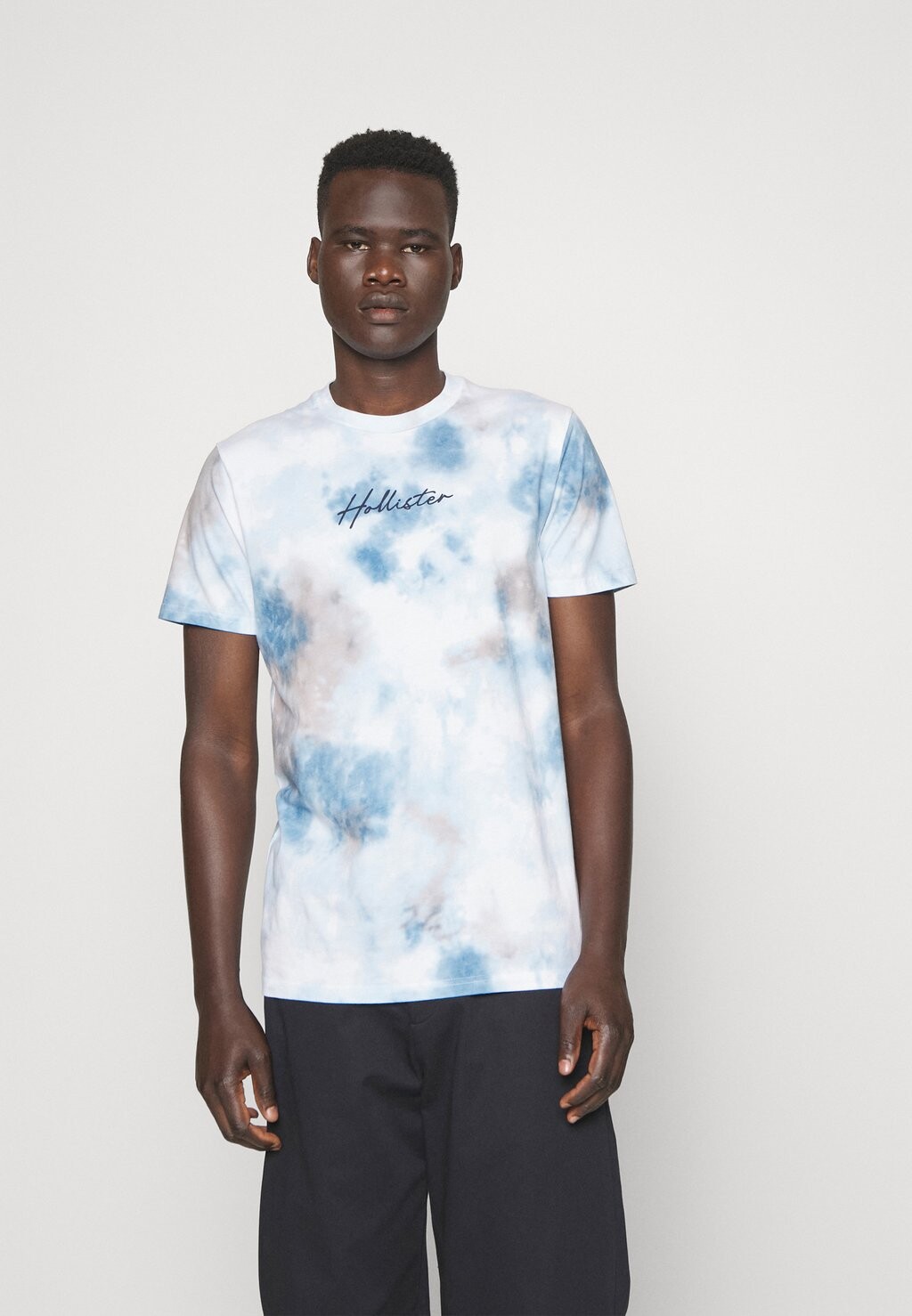 

Футболка с принтом Hollister Co., синий
