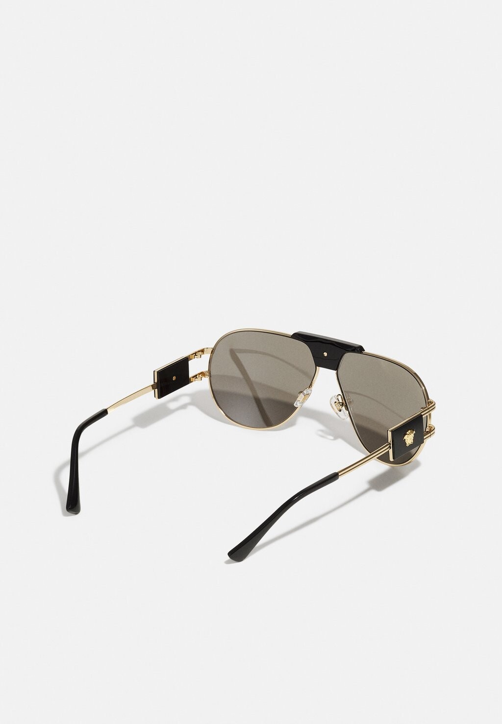 

Солнцезащитные очки Versace