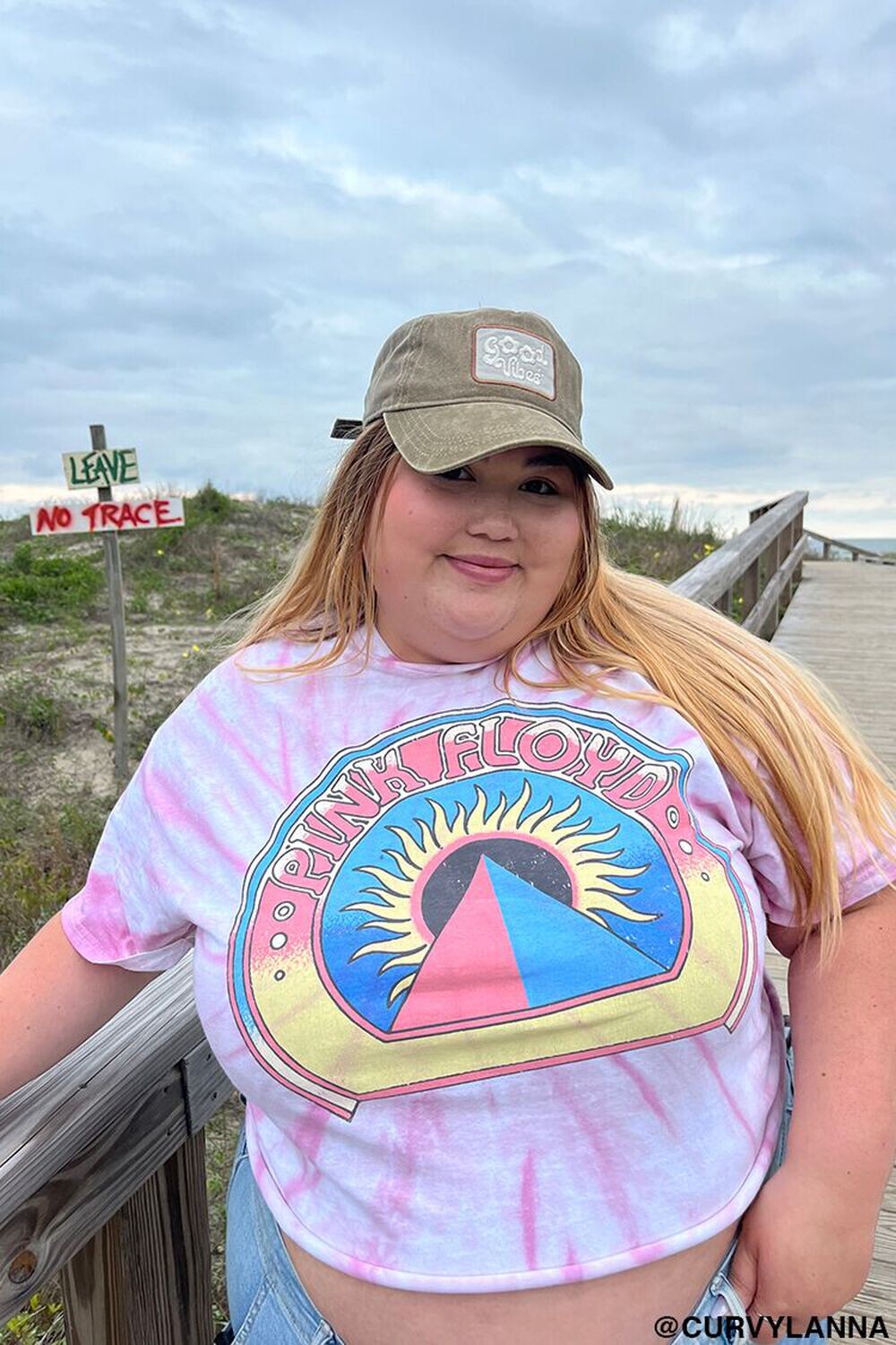 

Футболка размера плюс Pink Floyd с рисунком Forever 21
