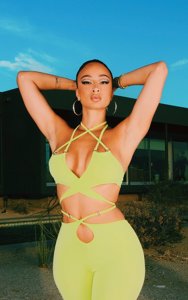 

PrettyLittleThing Укороченный топ с бретелями и бретелями лаймового цвета