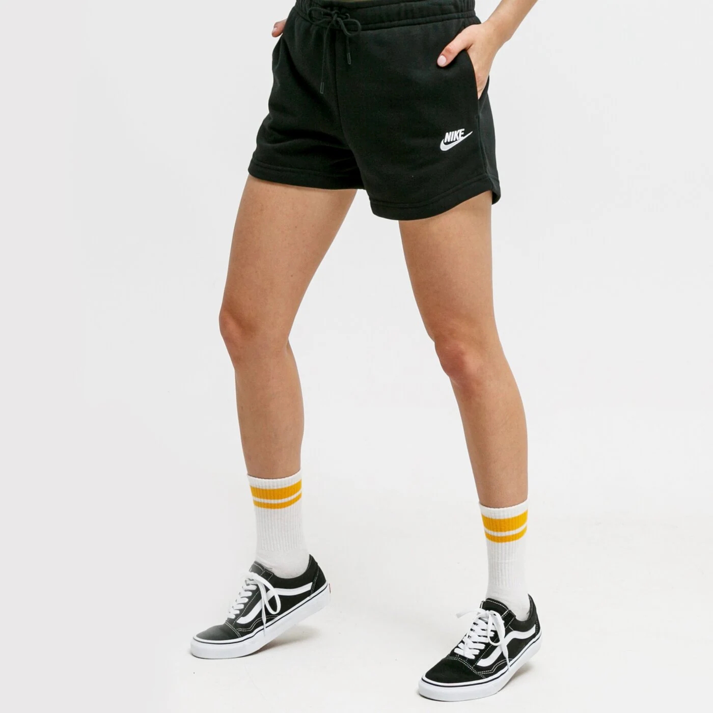 

Шорты Nike SportWear Essential, черный