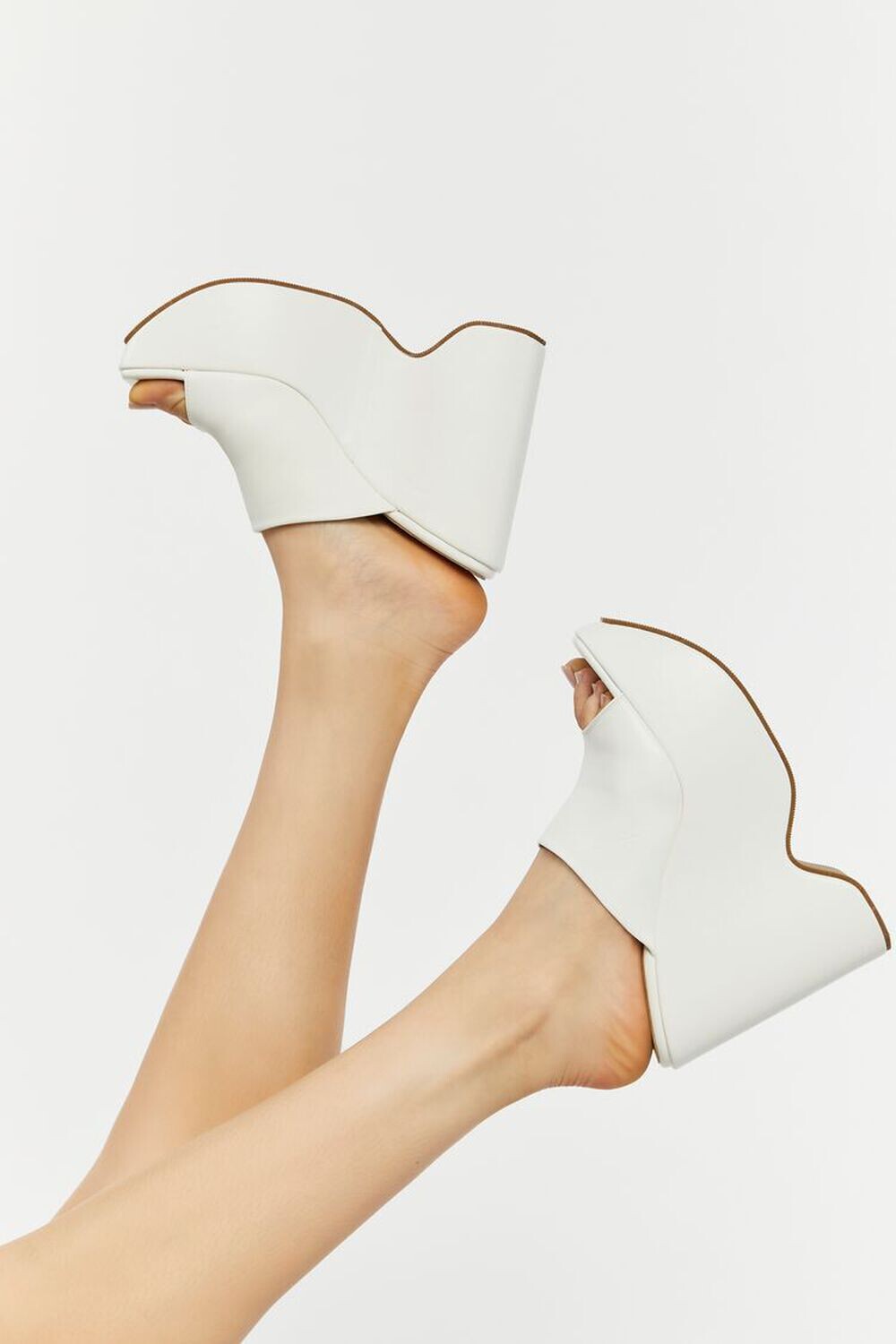 

Ботинки на платформе из искусственной кожи Forever 21, белый