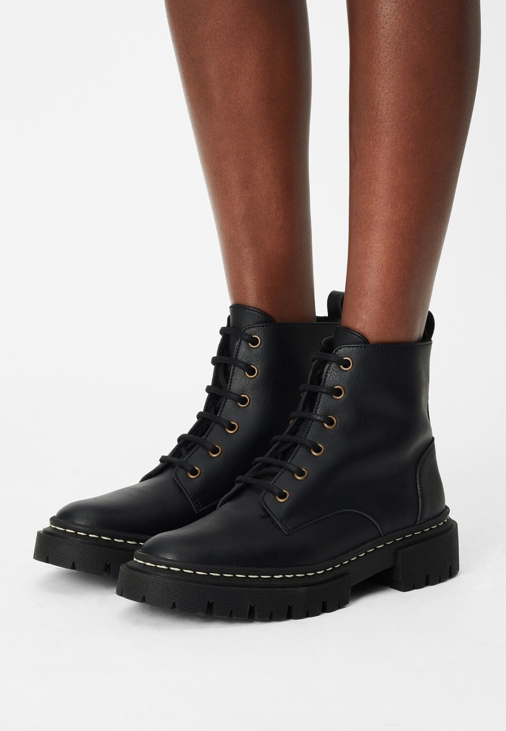 

Ботильоны на шнуровке NAE Vegan Shoes, черный