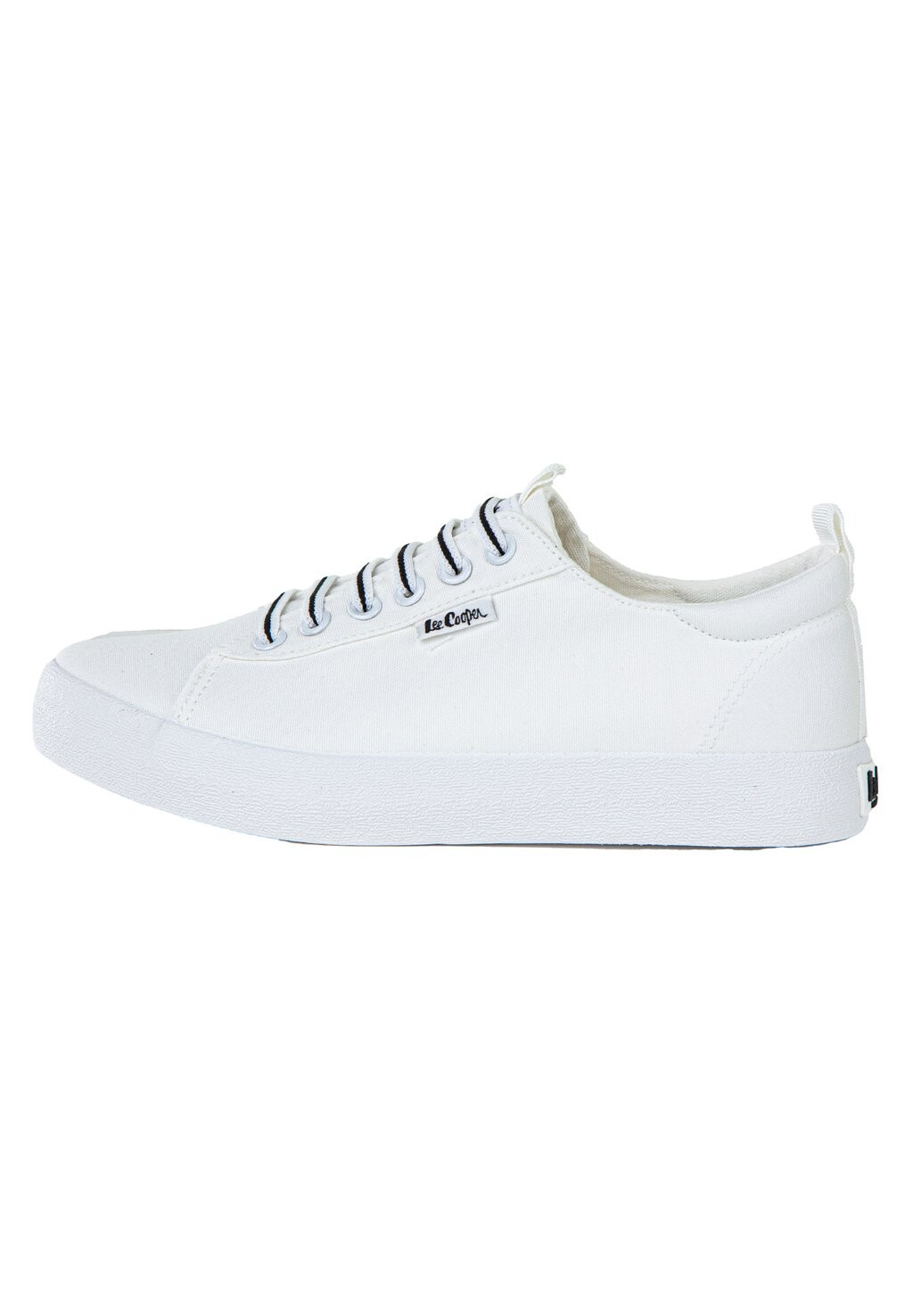 

Кроссовки на шнуровке Lee Cooper, молочный