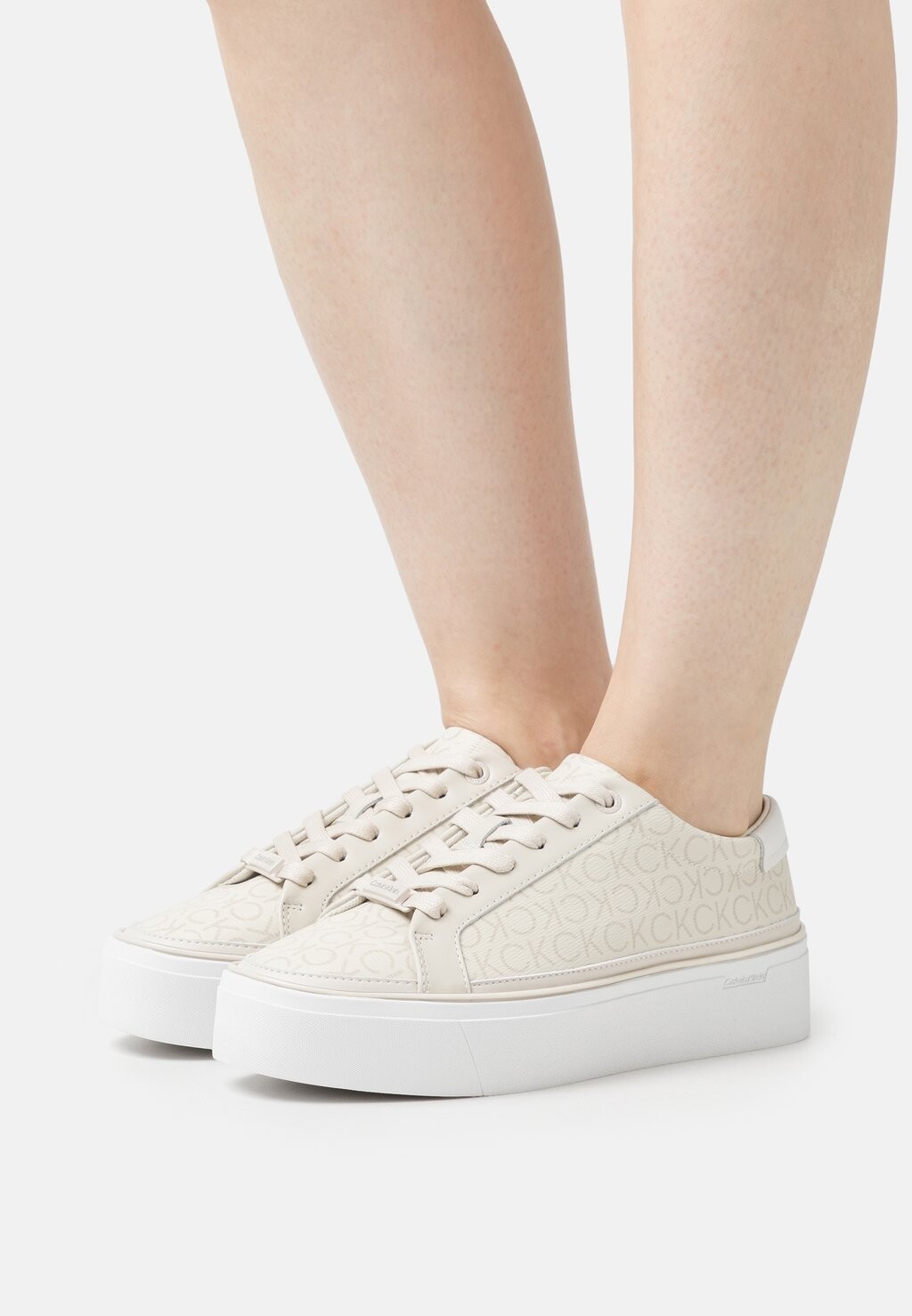 

Низкие кроссовки FLATFORM CUPSOLE LACE UP Calvin Klein, бежево-моно, Бежевый