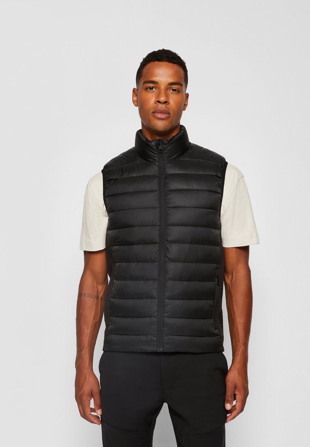 

Жилет Calvin Klein