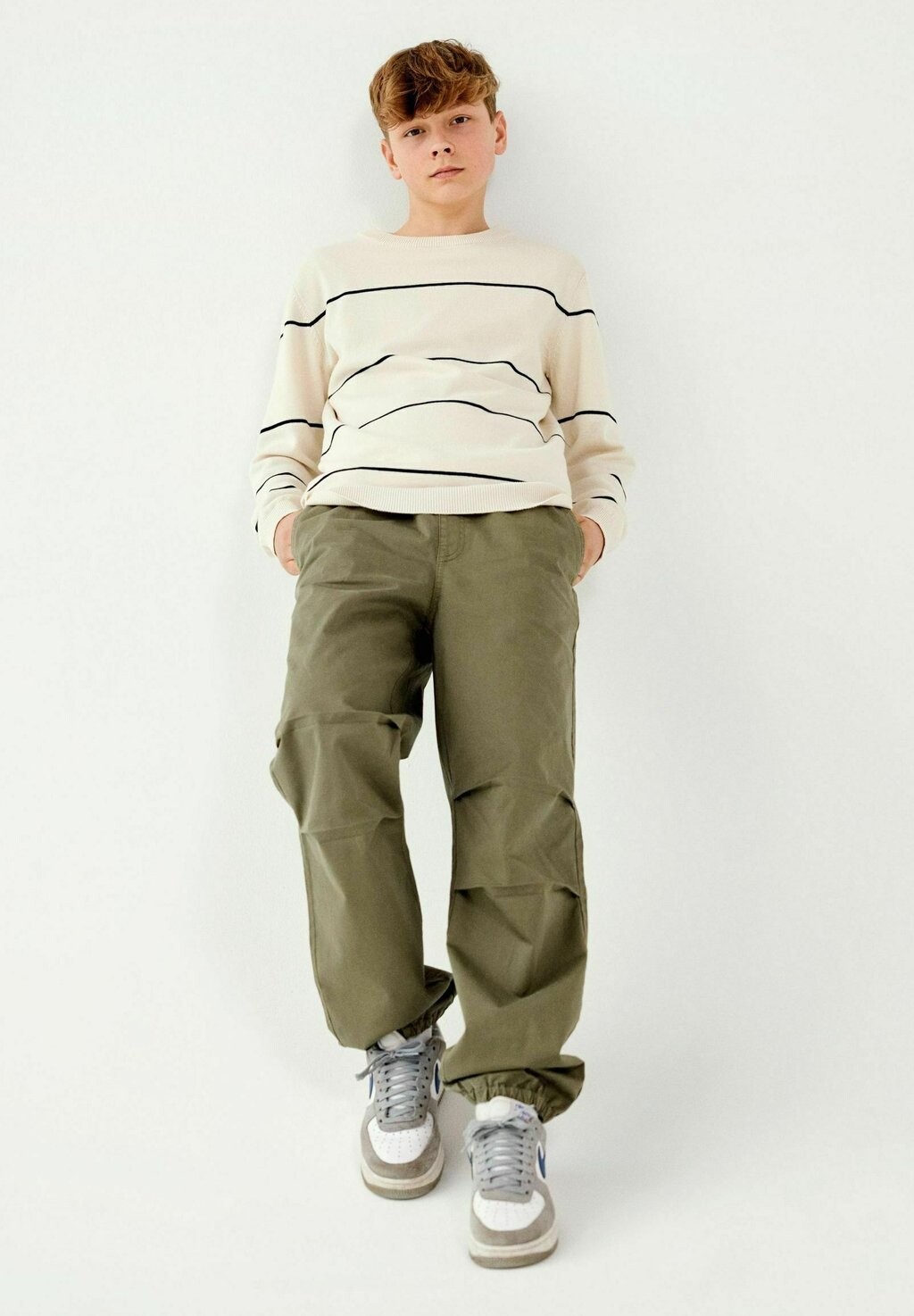 

Брюки PARACHUTE LMTD, цвет deep lichen green