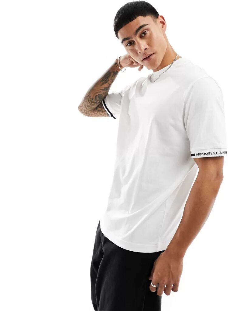 

Белая футболка Armani Exchange из плотной ткани с манжетами с логотипом