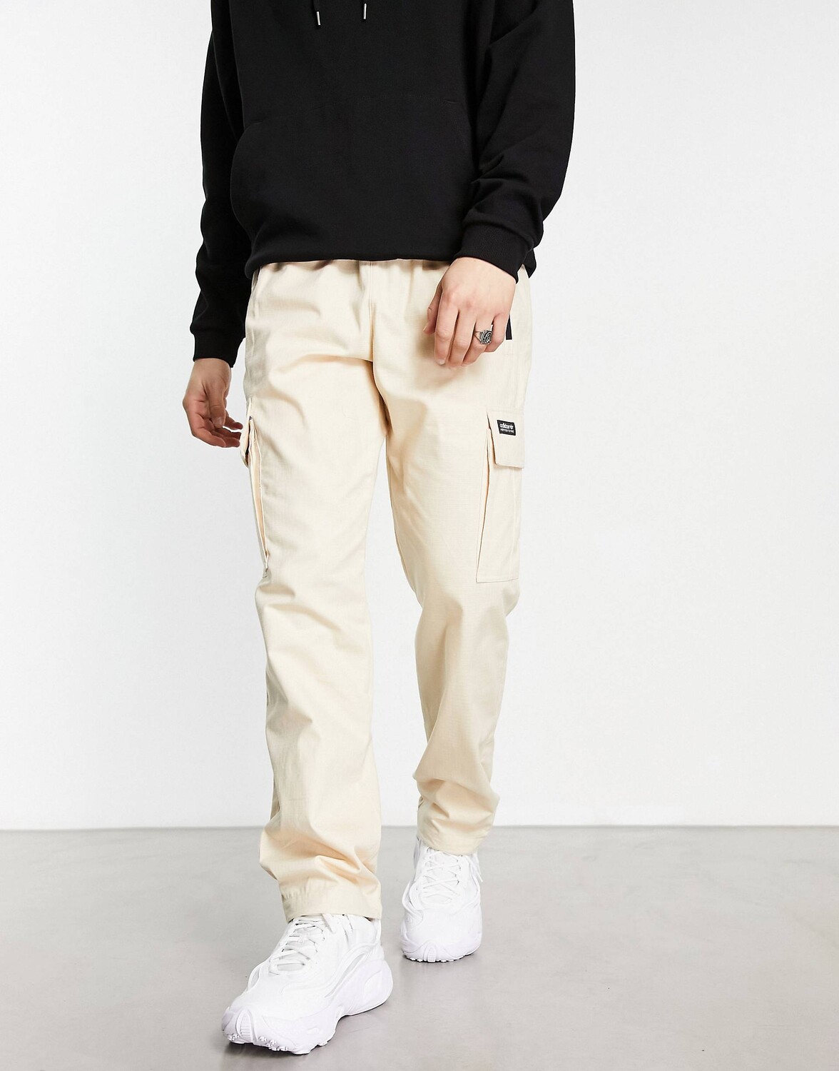

Бежевые джоггеры adidas Originals Adventure
