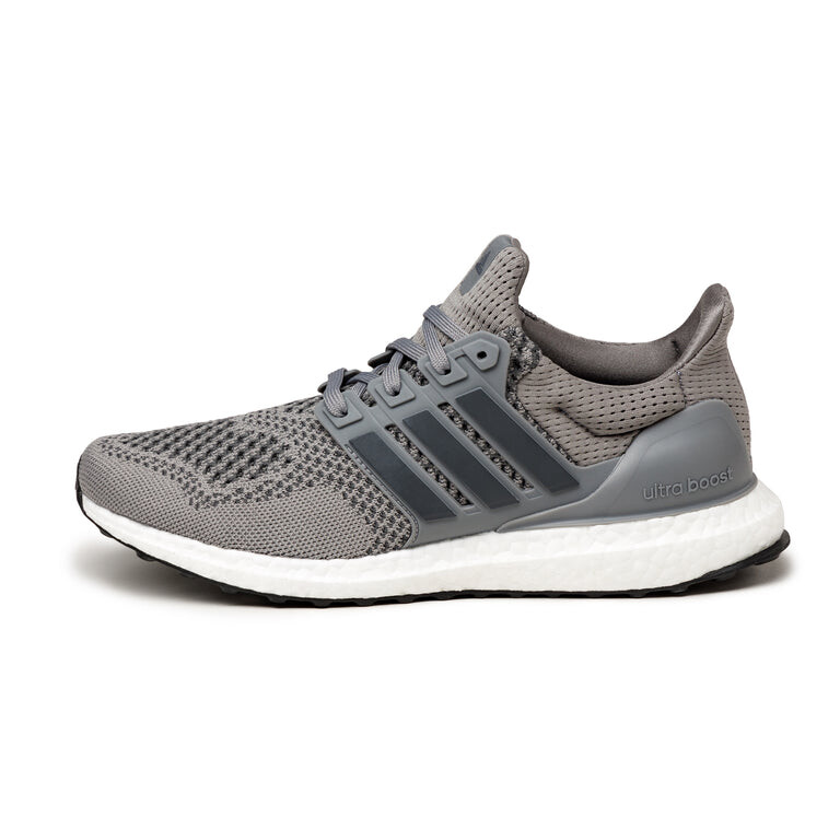 

Кроссовки Ultra Boost 1.0 Adidas, серый