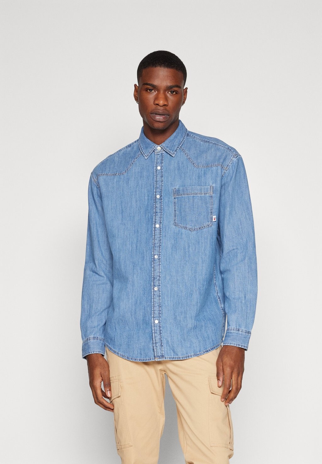 

Рубашка WESTERN SHIRT Tommy Jeans, средний цвет индиго