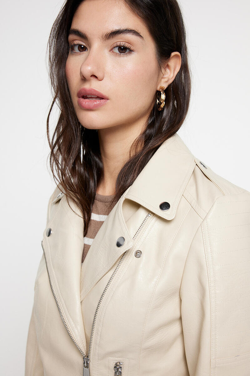 

Короткая куртка с длинными рукавами Vero Moda, серый
