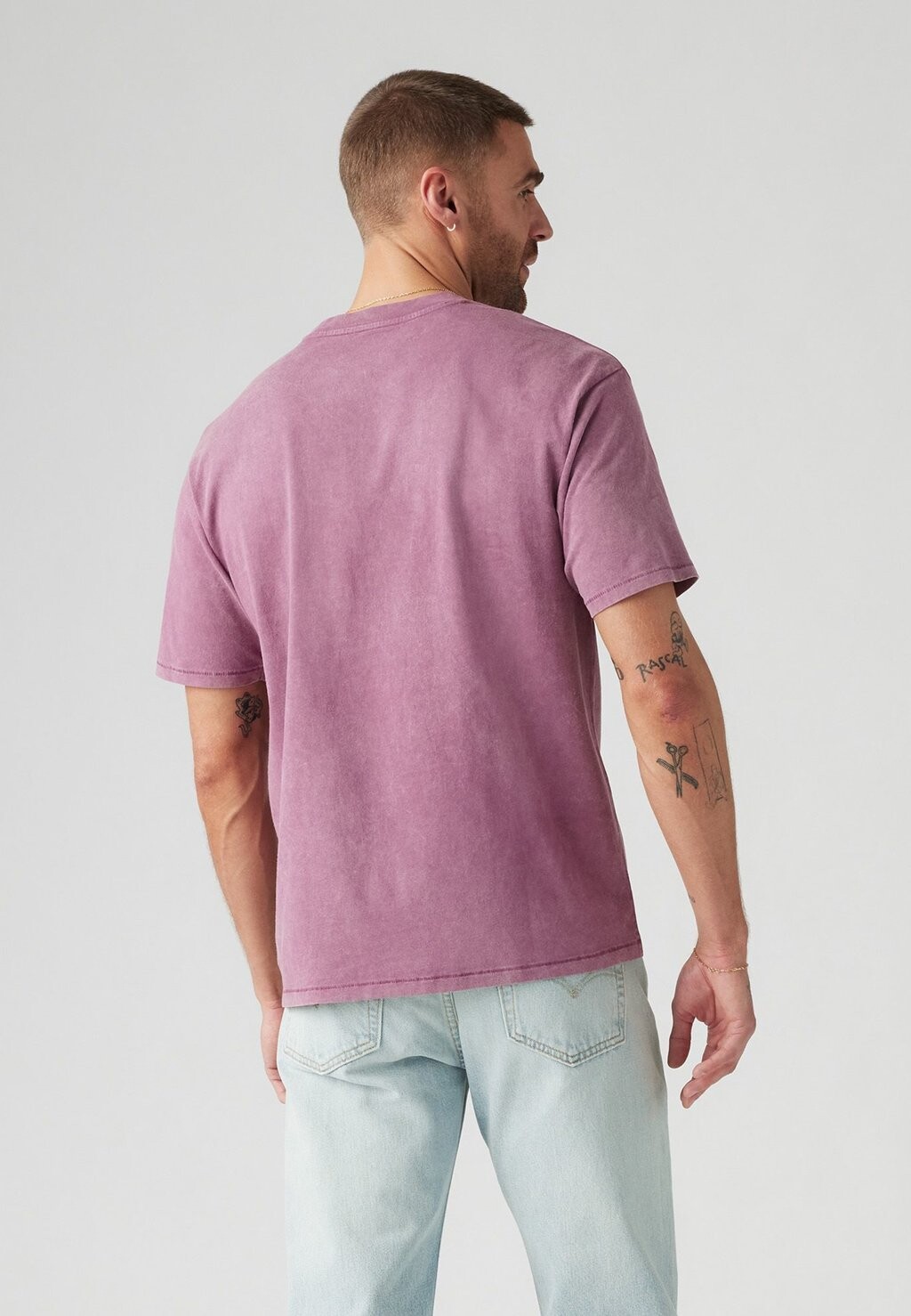 

Футболка с принтом TAB VINTAGE TEE Levi's®, фиолетовый