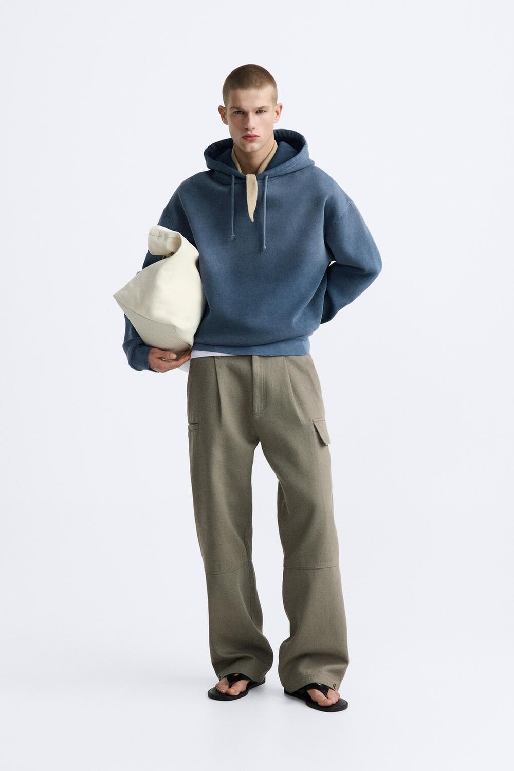 

Выцветанная худи ZARA, блеклый синий
