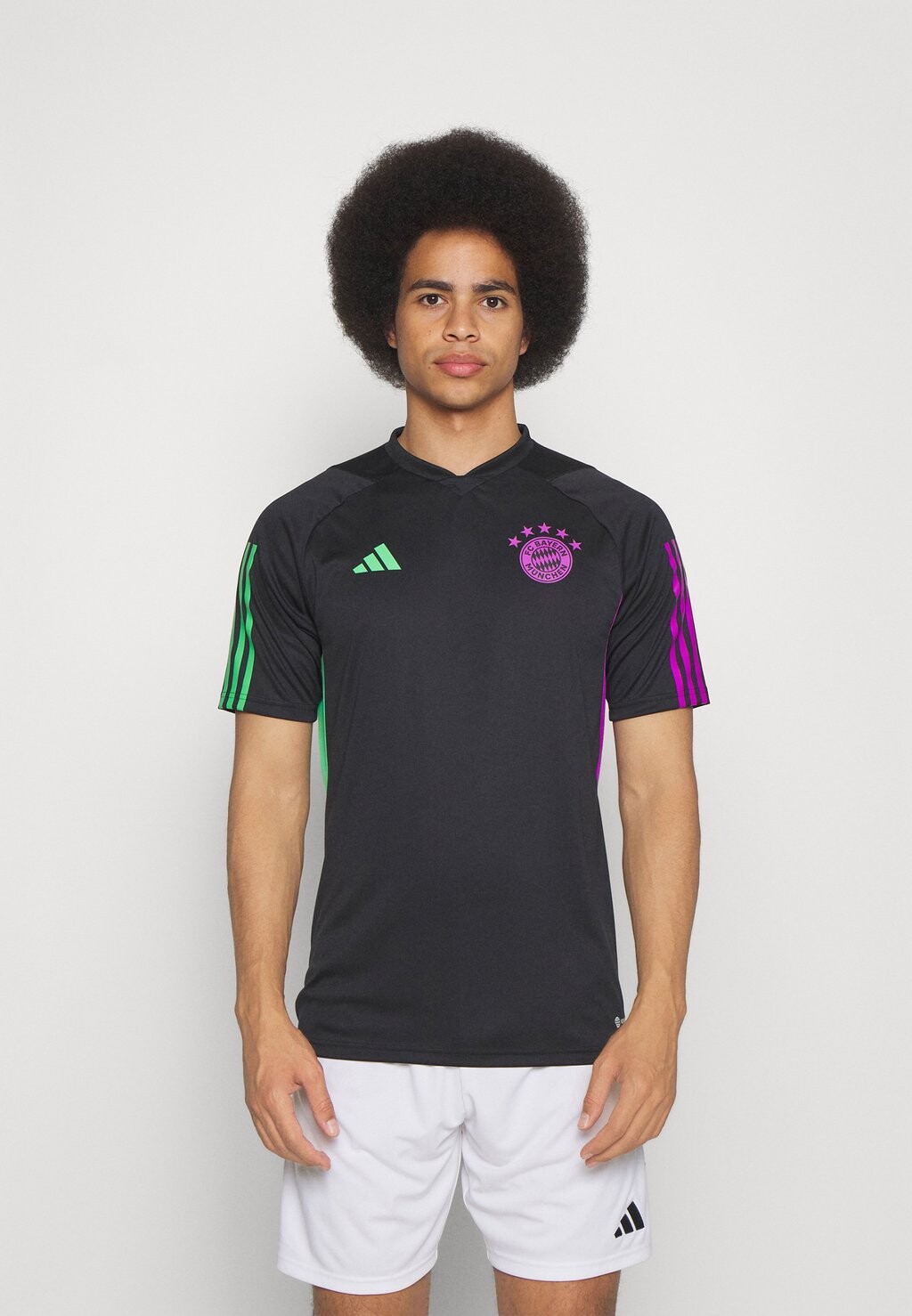 

Спортивная футболка Adidas
