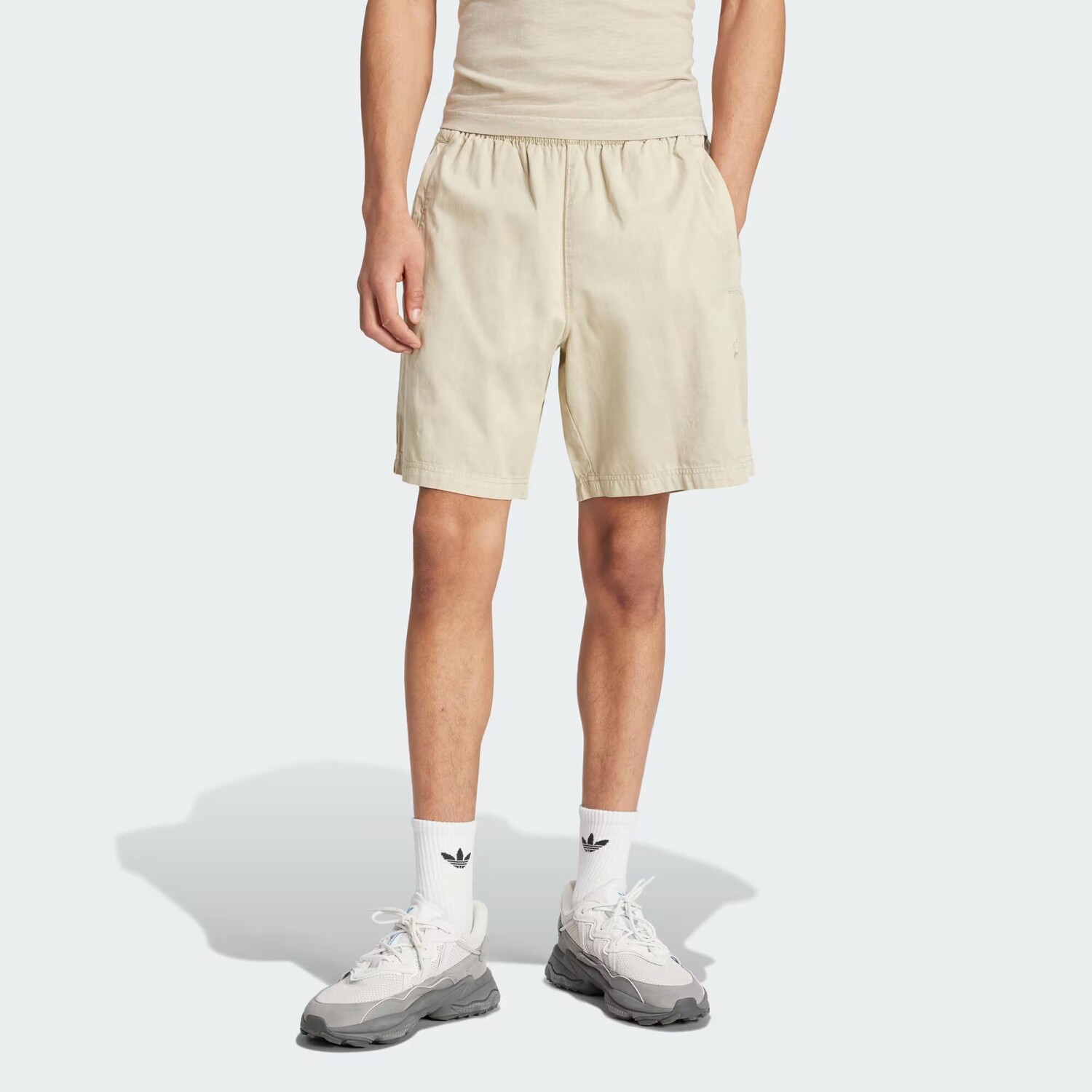

Тканые шорты Trefoil Essentials+ с красителем Adidas, цвет Putty Grey
