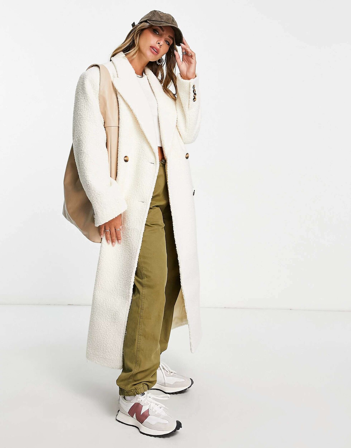 

Кремовое пальто-букле ASOS, Бежевый