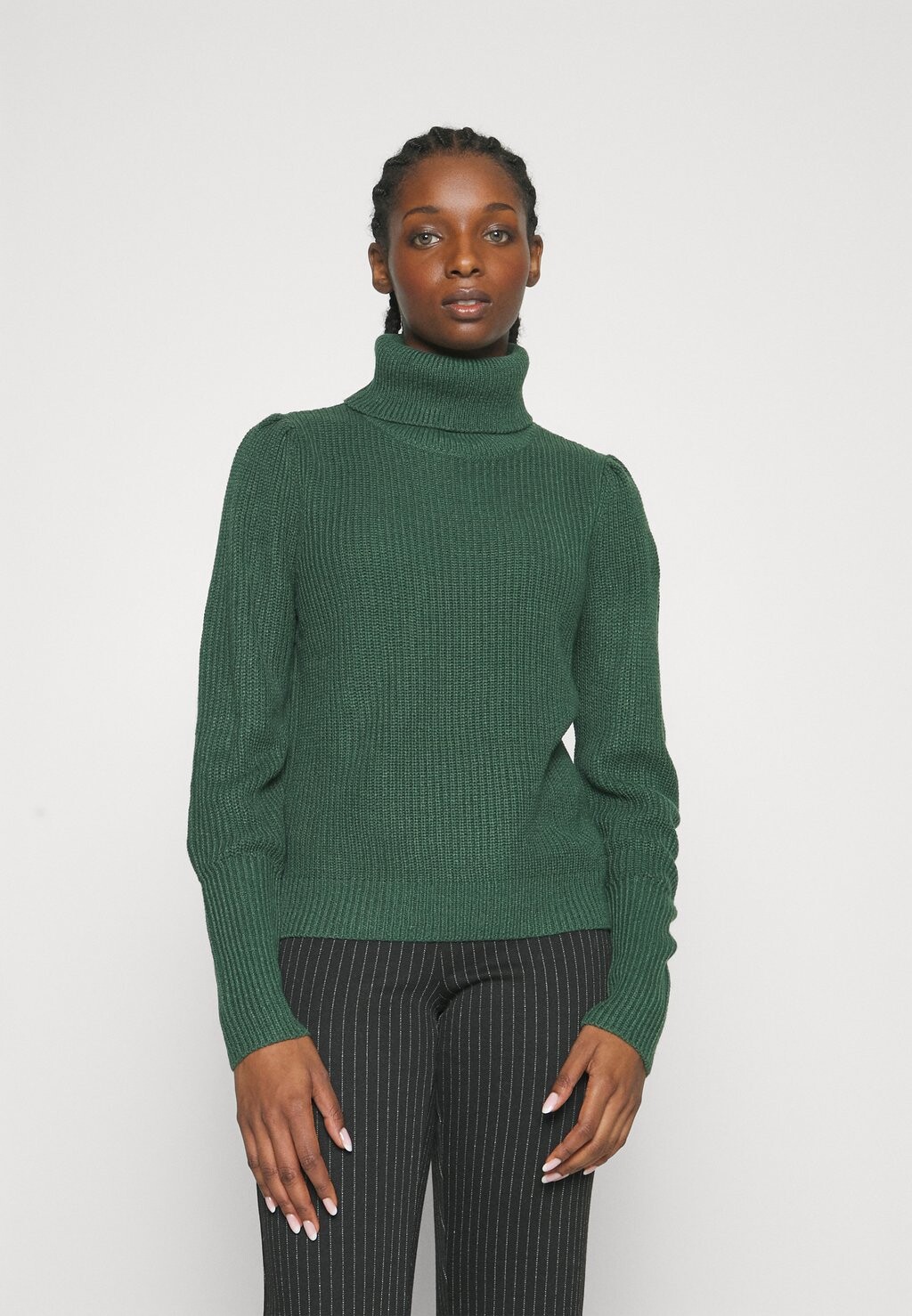 

Свитшот VILA Petite VILOU ROLLNECK, цвет pineneedle