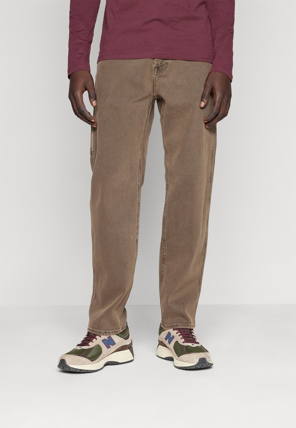 

Джинсы прямые SIGNATURE CARPENTER DOUBLE KNEE Hollister Co., камень